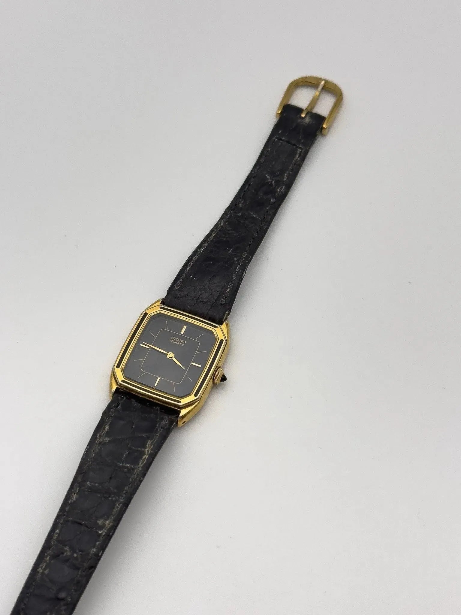 Seiko - Black Cabochon Lady - 1982 - Atelier Victor Paris - Vintage Watch Shop Dubai