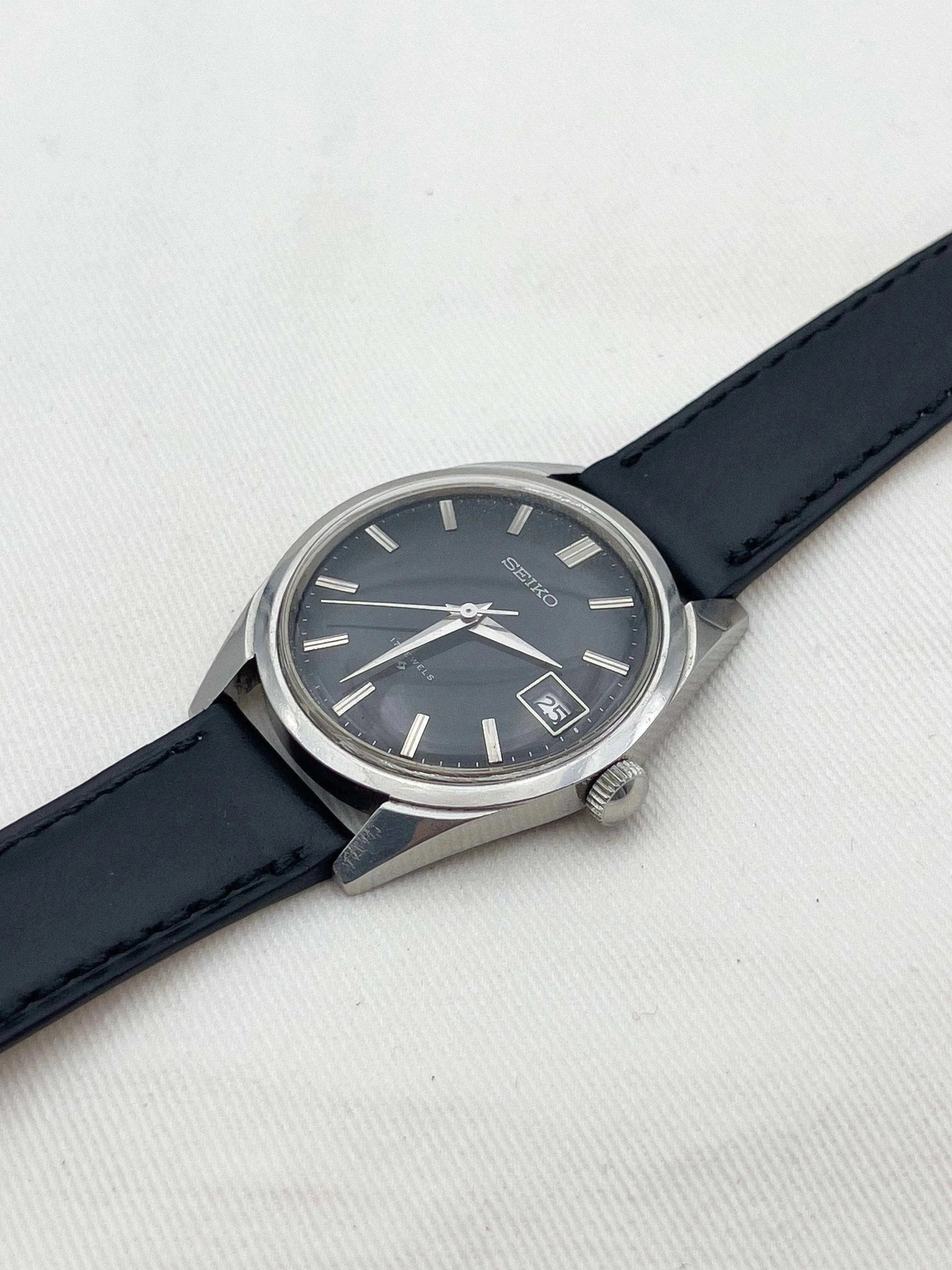 Seiko - Black Manual - 1975 - Atelier Victor Paris - Vintage Watch Shop Dubai