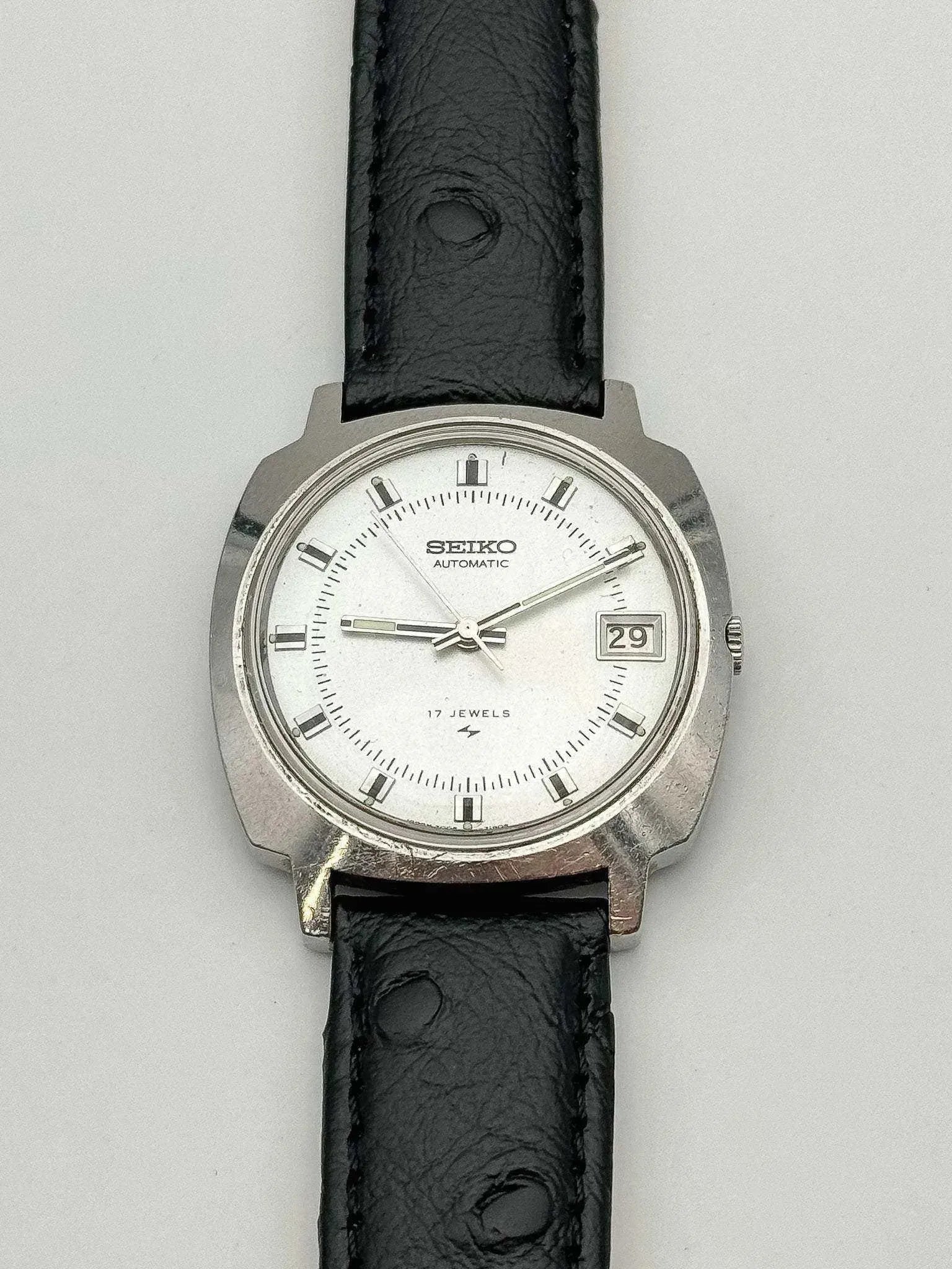 Seiko - Boitier TV Index noir Date - 1975 - Atelier Victor