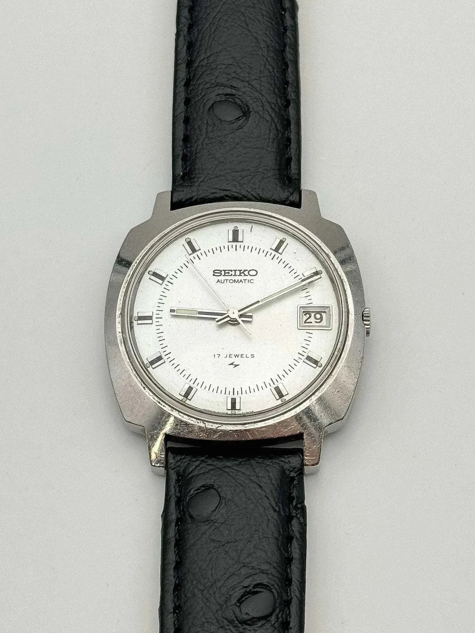 Seiko - Boitier TV Index noir Date - 1975 - Atelier Victor