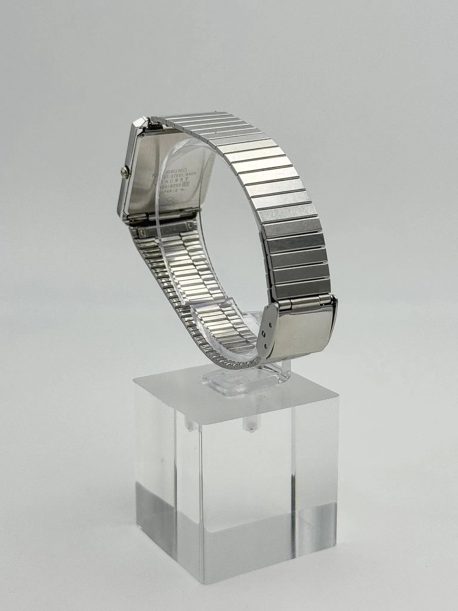 Seiko - Bracelet Acier Cadran noir - 1993 - Atelier Victor Paris - Vintage Watch Shop Dubai
