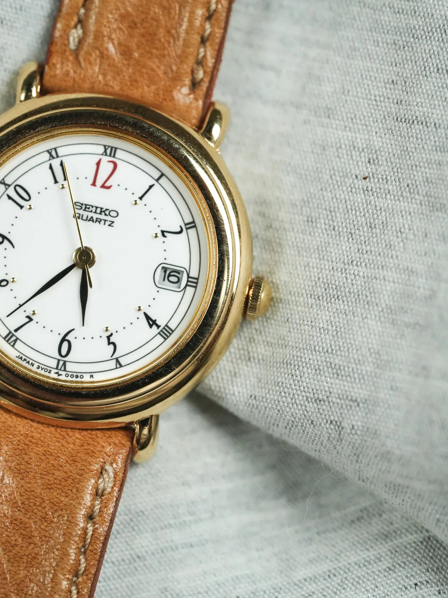 Seiko - Chiffres Arabes & Romain 12h rouge date - NOS - 1998 - Atelier Victor - Vintage Shop