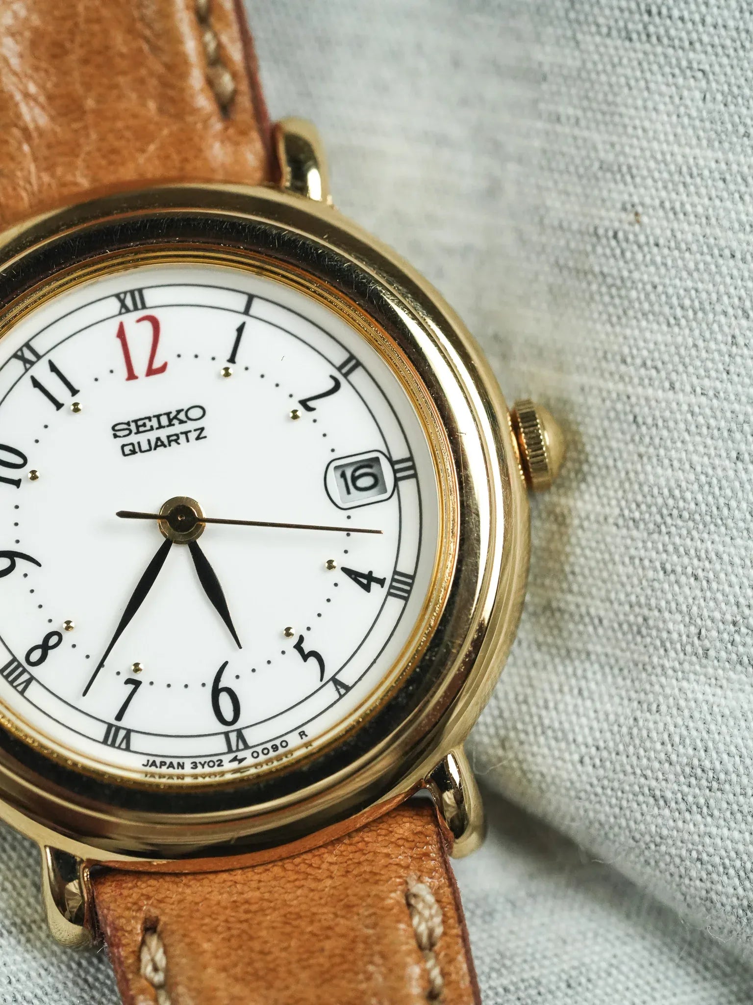 Seiko - Chiffres Arabes & Romain 12h rouge date - NOS - 1998 - Atelier Victor - Vintage Shop
