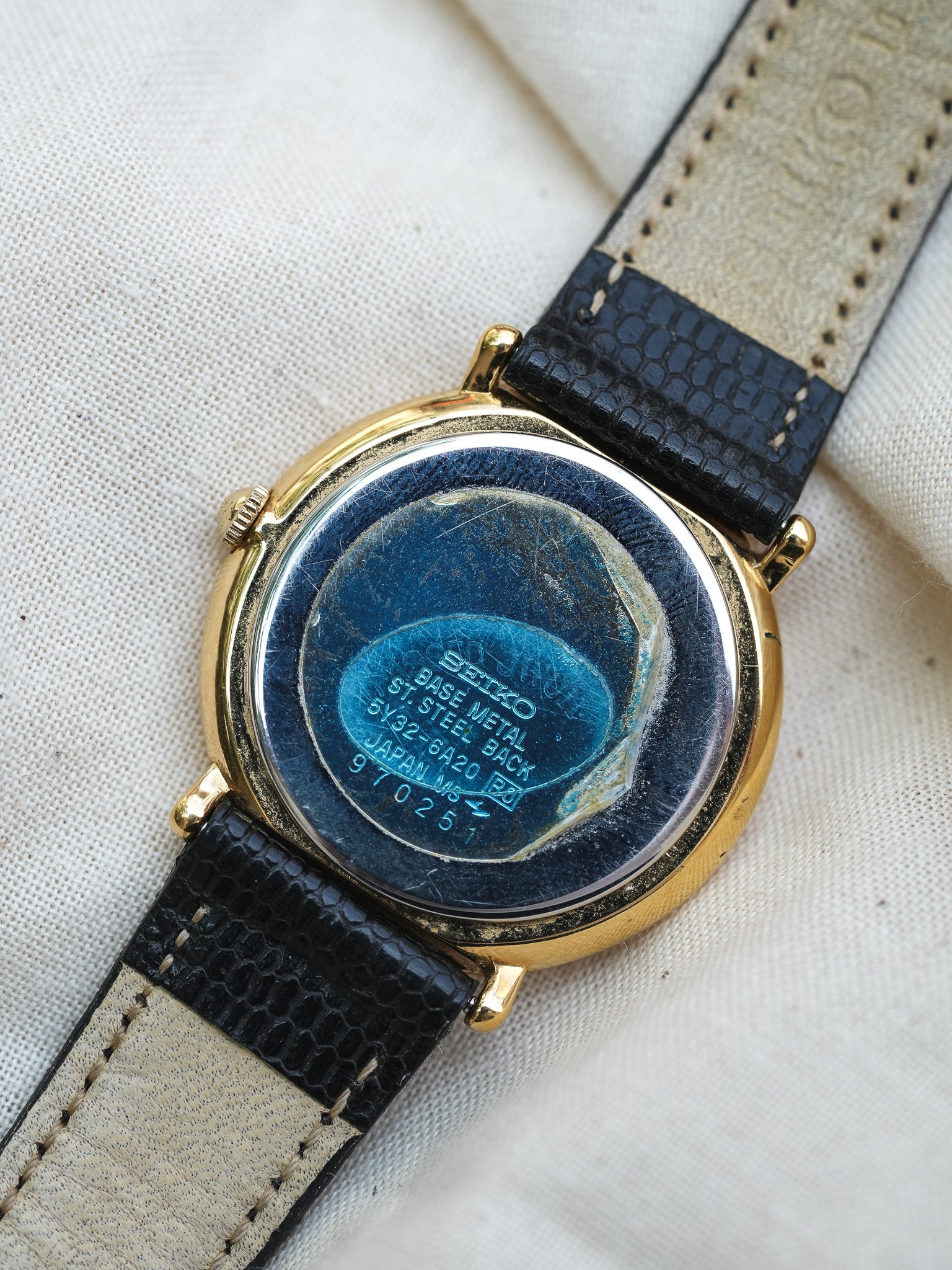 Seiko - Circle Or 12H rouge date - 1999 - Atelier Victor Paris - Vintage Watch Shop Dubai