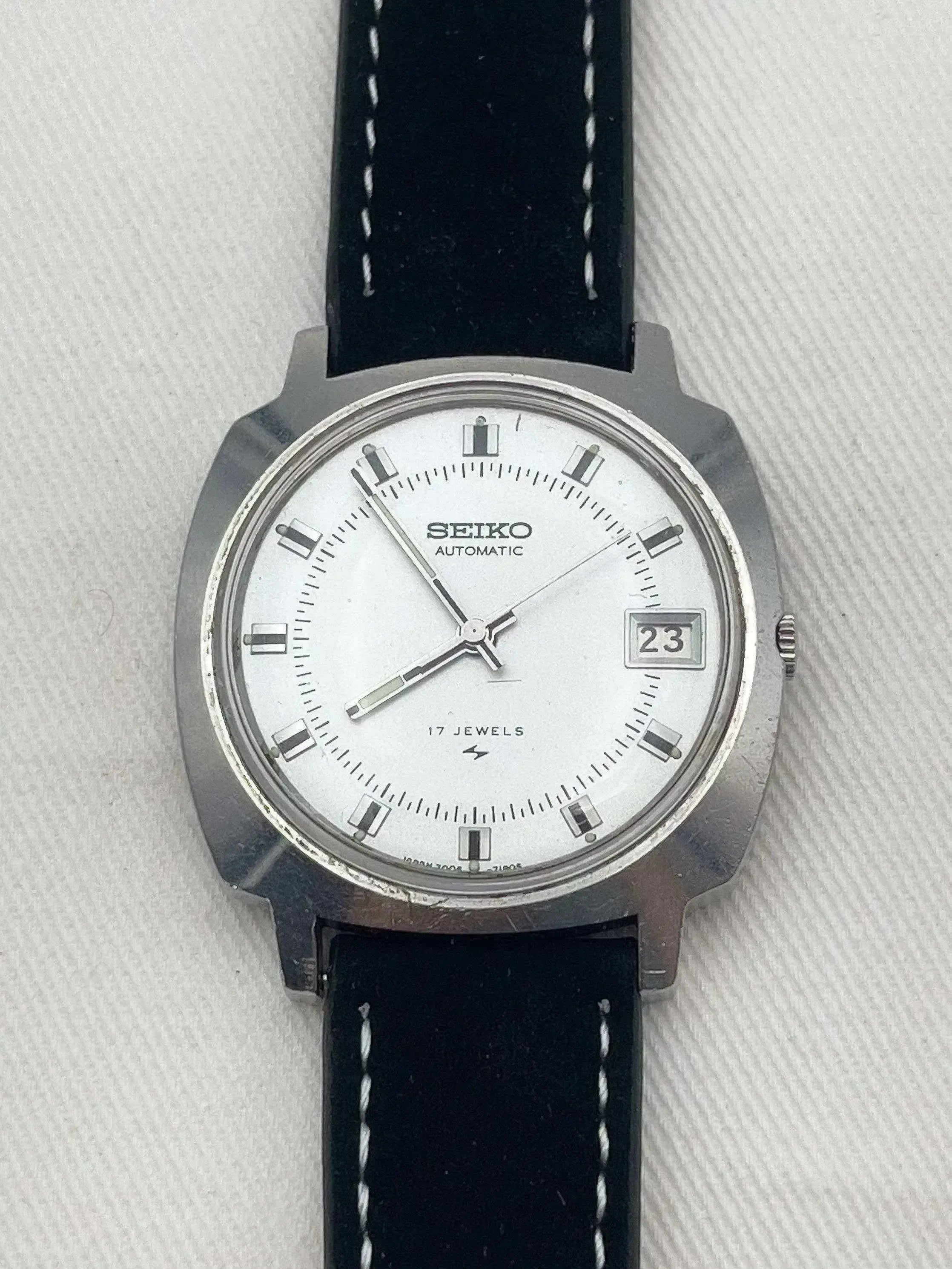Seiko - Coussin Acier Noir - 1971 - Atelier Victor