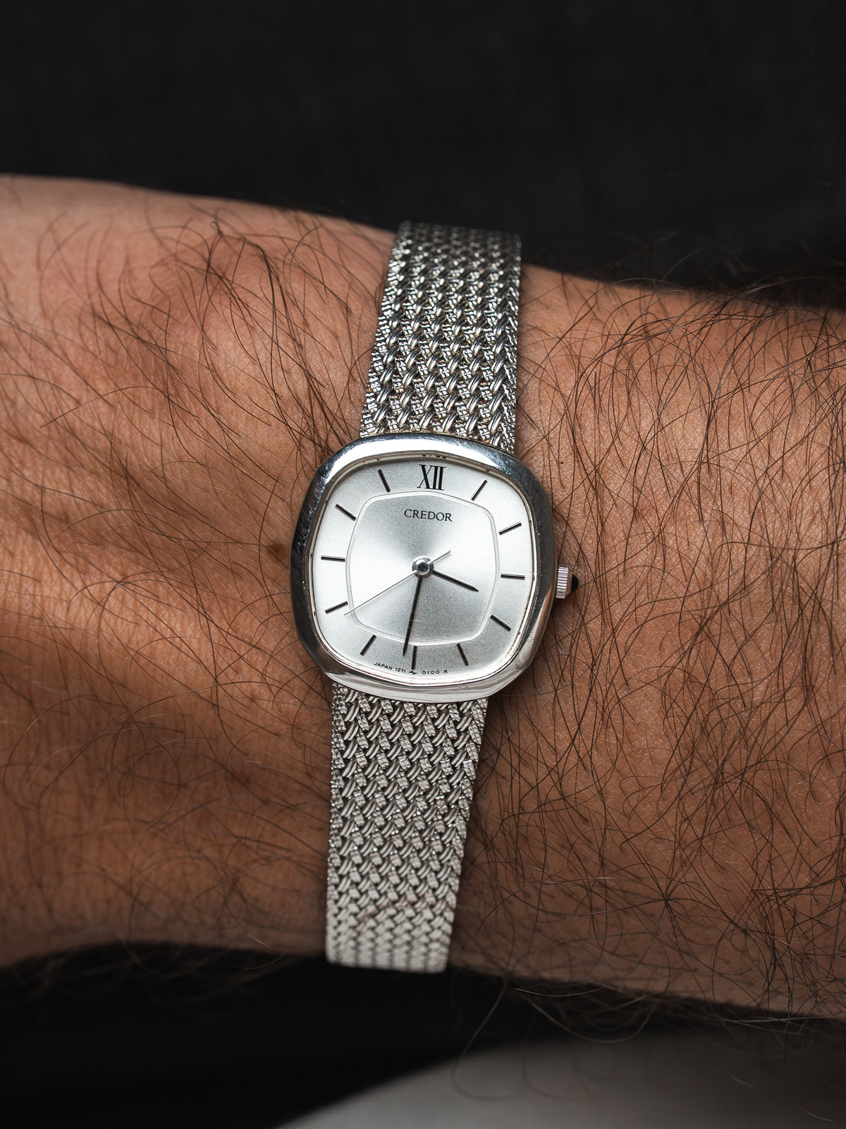 Seiko Credor 1271-5030 ساعة فولاذ — وسادة صغيرة بسوار شبكي مضفور (1979)