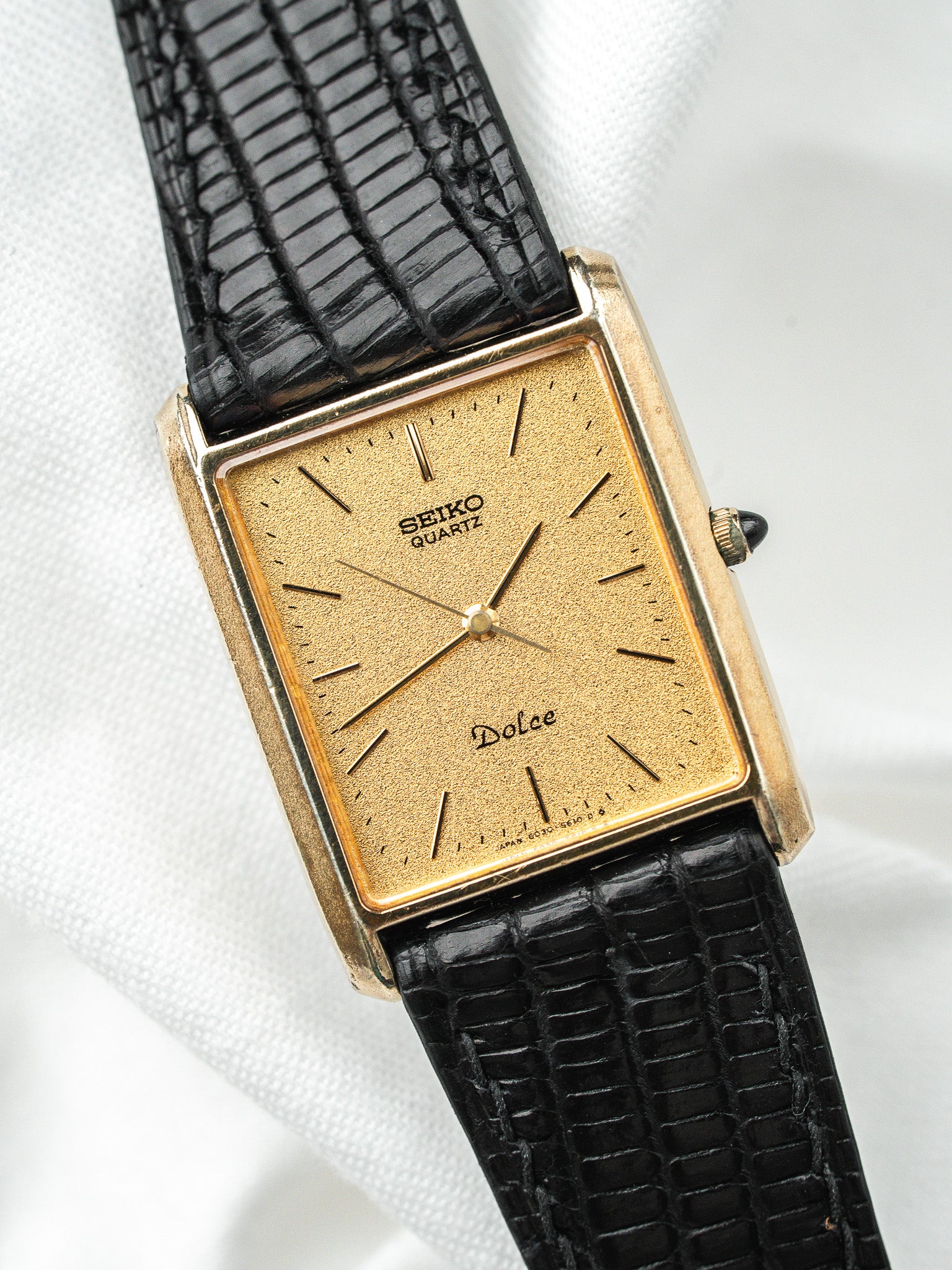 Seiko Dolce 6030-5510 Tank مطلية بالذهب — ميناء رملي (1982)