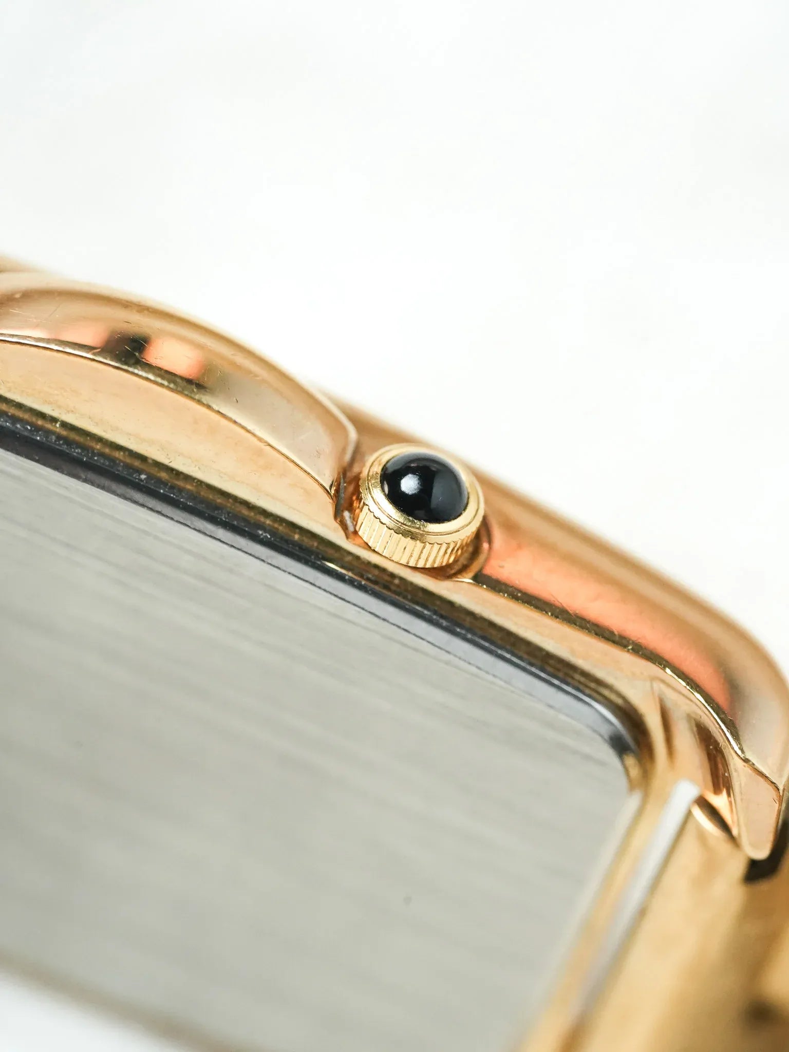 Seiko - Double fuseaux Tank Allongée Tapissée Blanc - NOS - 1997 - Atelier Victor