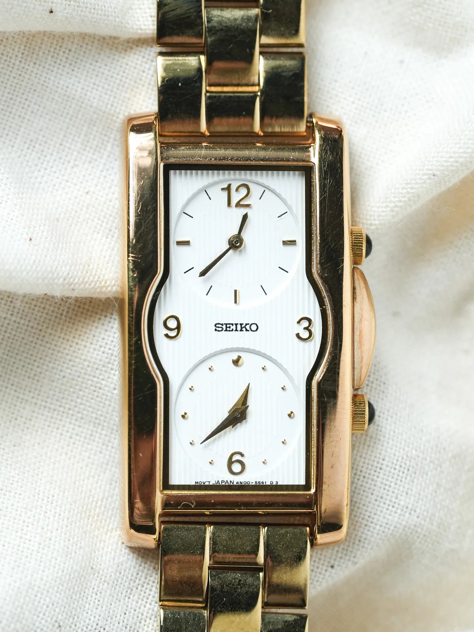 Seiko - Double fuseaux Tank Allongée Tapissée Blanc - NOS - 1997 - Atelier Victor - Vintage Shop