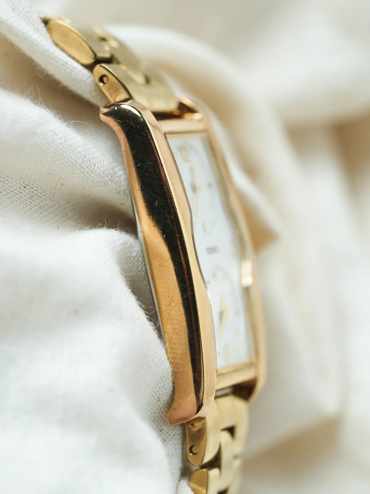 Seiko - Double fuseaux Tank Allongée Tapissée Blanc - NOS - 1997 - Atelier Victor - Vintage Shop