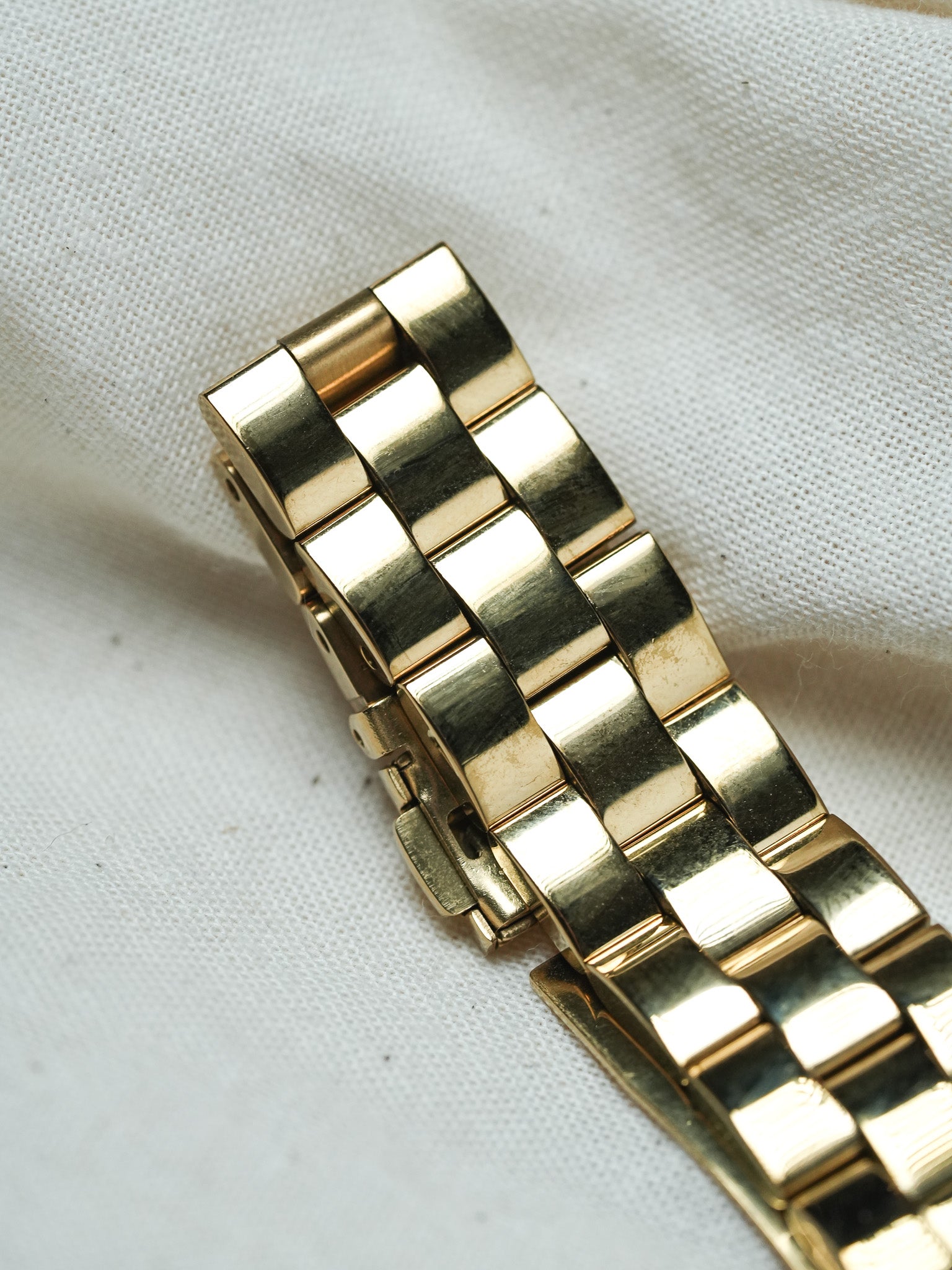 Seiko - Double fuseaux Tank Allongée Tapissée Blanc - NOS - 1997 - Atelier Victor - Vintage Shop