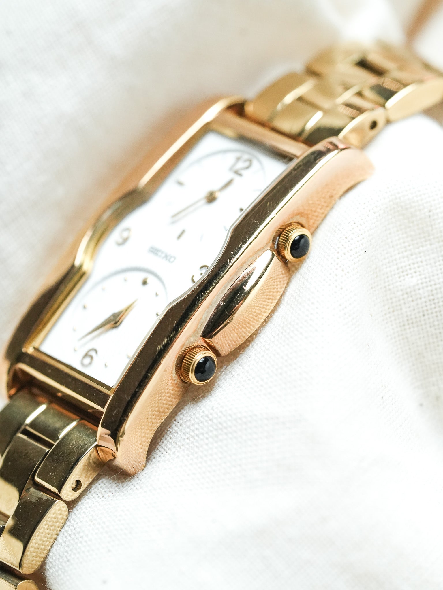 Seiko - Double fuseaux Tank Allongée Tapissée Blanc - NOS - 1997 - Atelier Victor - Vintage Shop