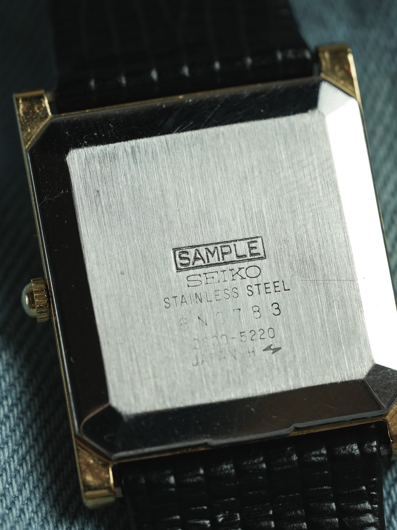 Seiko - Echantillon Tank XL Plaqué or Brossé - 1988 - Atelier Victor - Vintage Shop