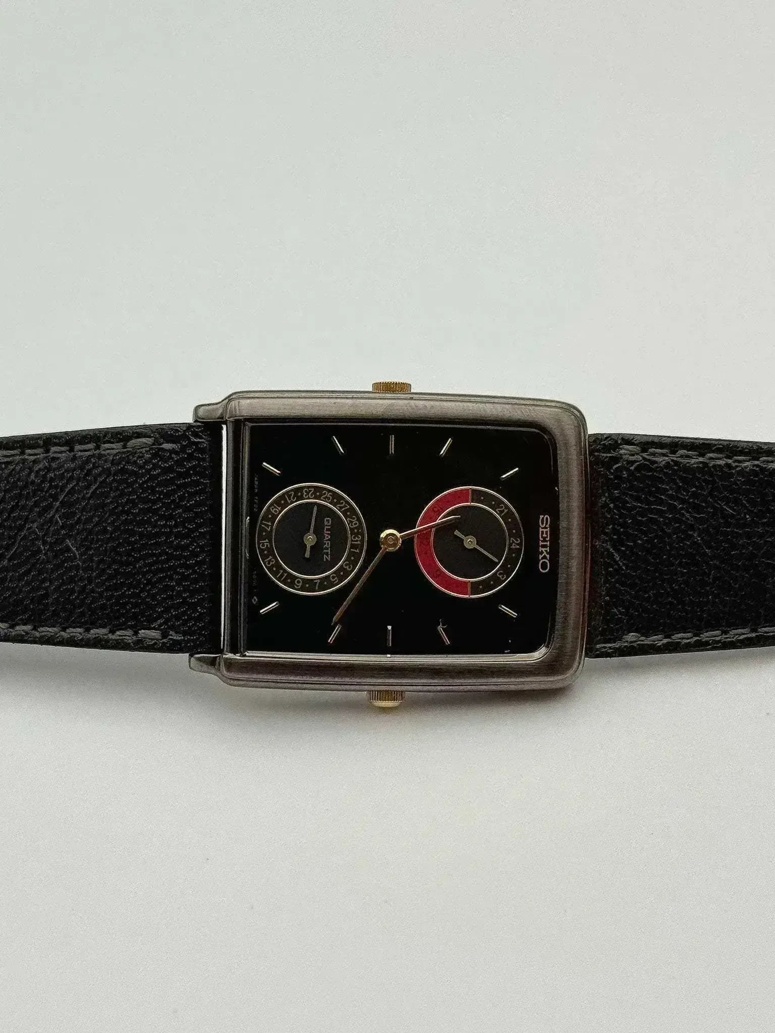 Seiko - GMT Dual Time Full Black NOS - 1976 - Atelier Victor