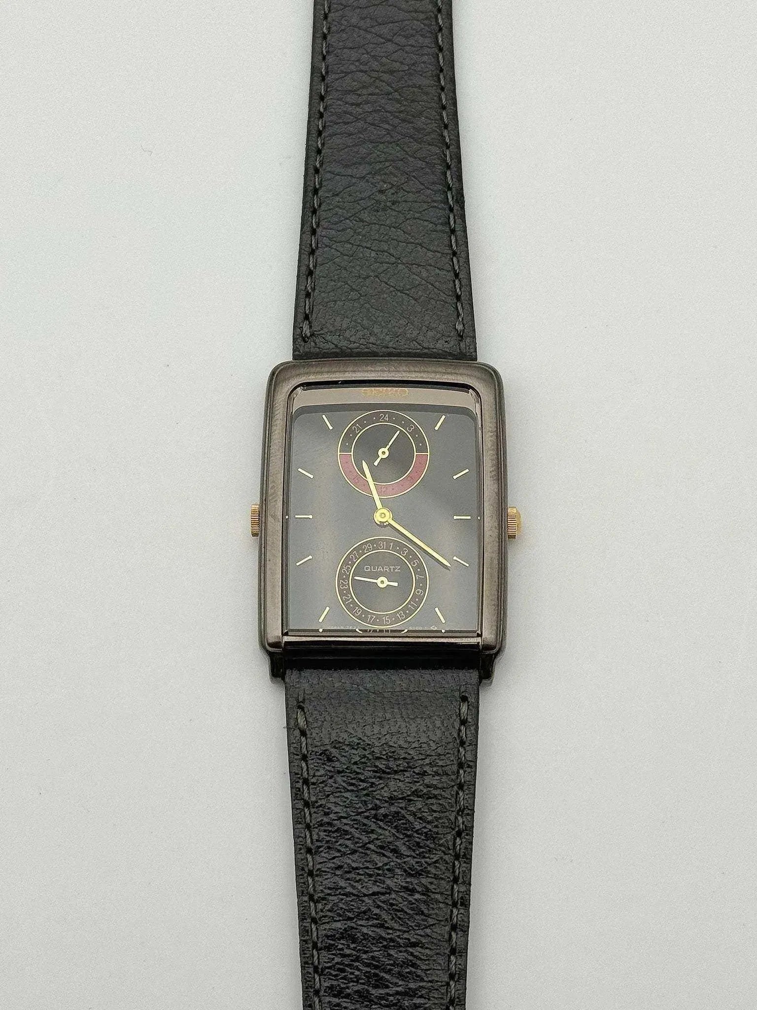Seiko - GMT Dual Time Full Black NOS - 1976 - Atelier Victor - Vintage Shop