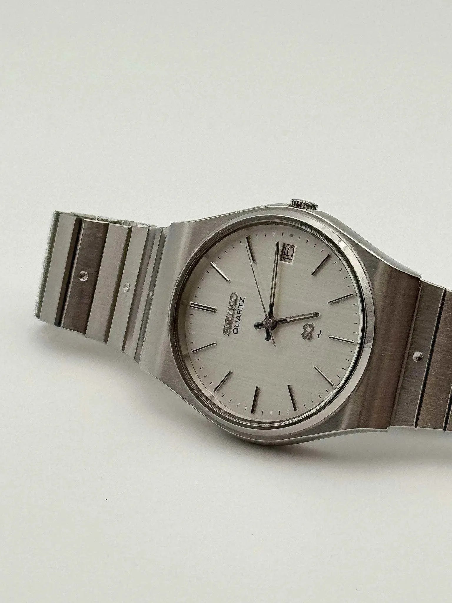 Seiko - Kanji Full Steel Mini Circle Date - 1984 - Atelier Victor Paris - Vintage Watch Shop Dubai