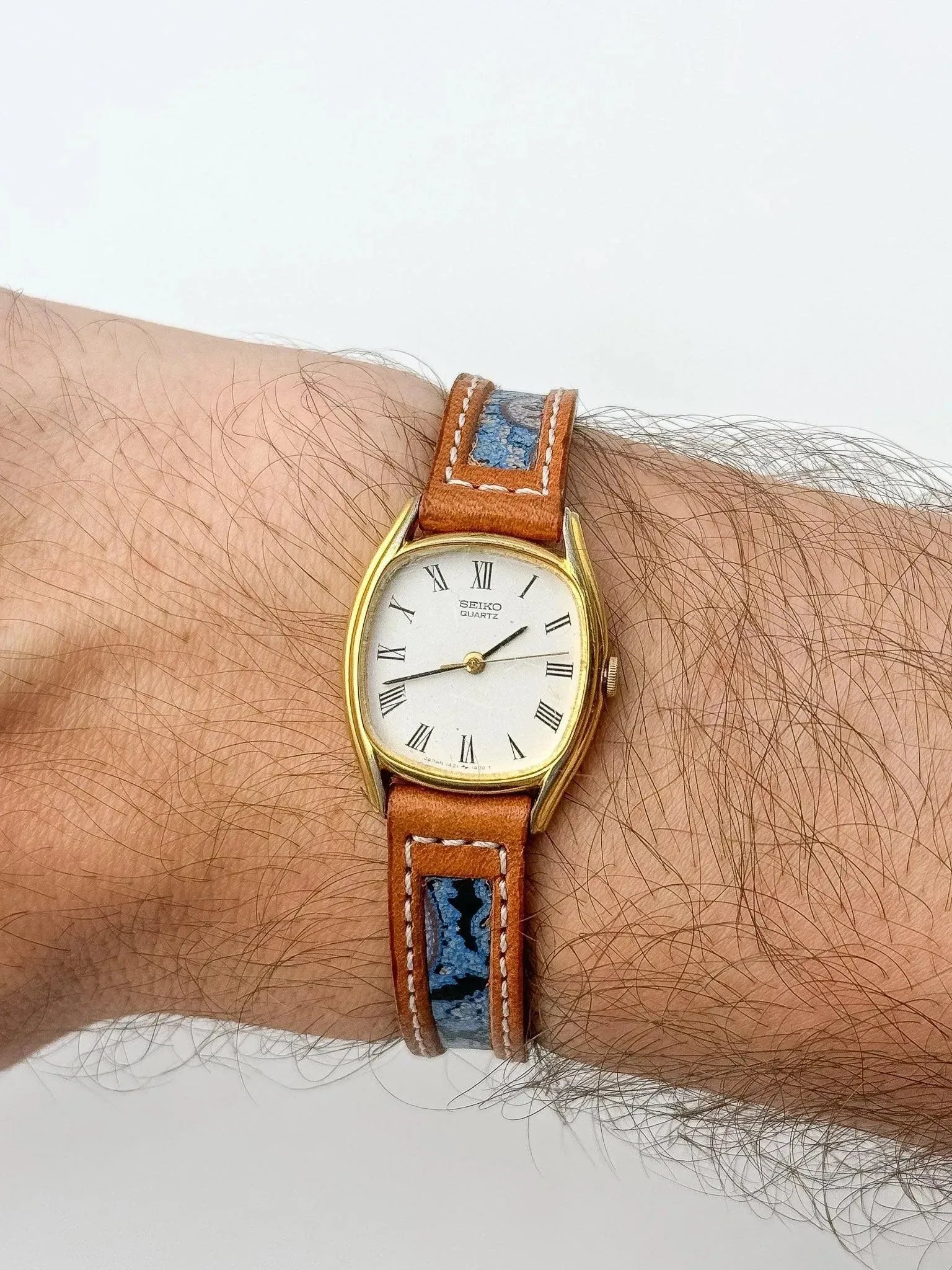 Seiko - Lady Tonneau Gold White Dial - 1982 - Atelier Victor