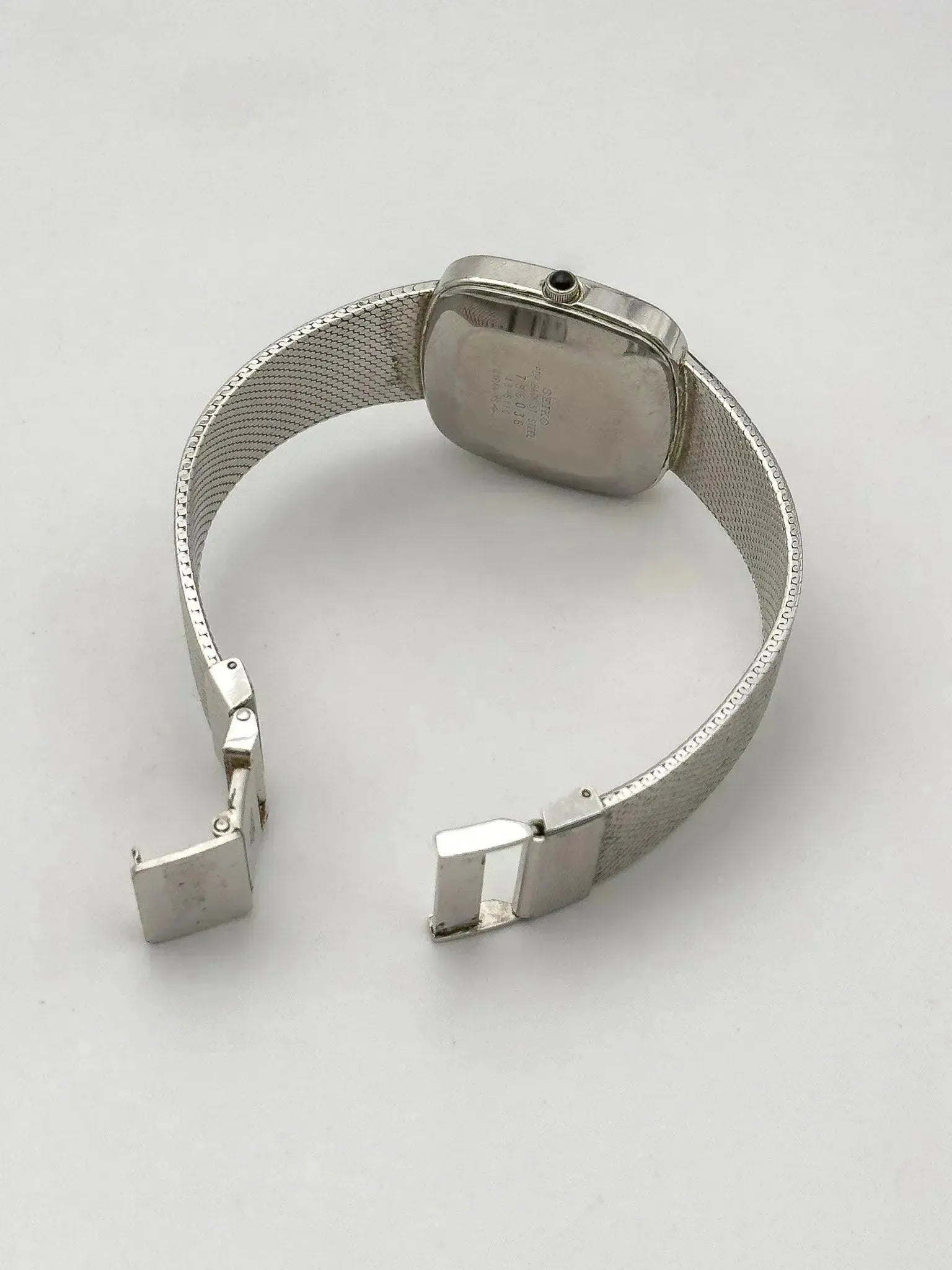 Seiko - Maille Tapisserie - 1970s - Atelier Victor - Vintage Shop