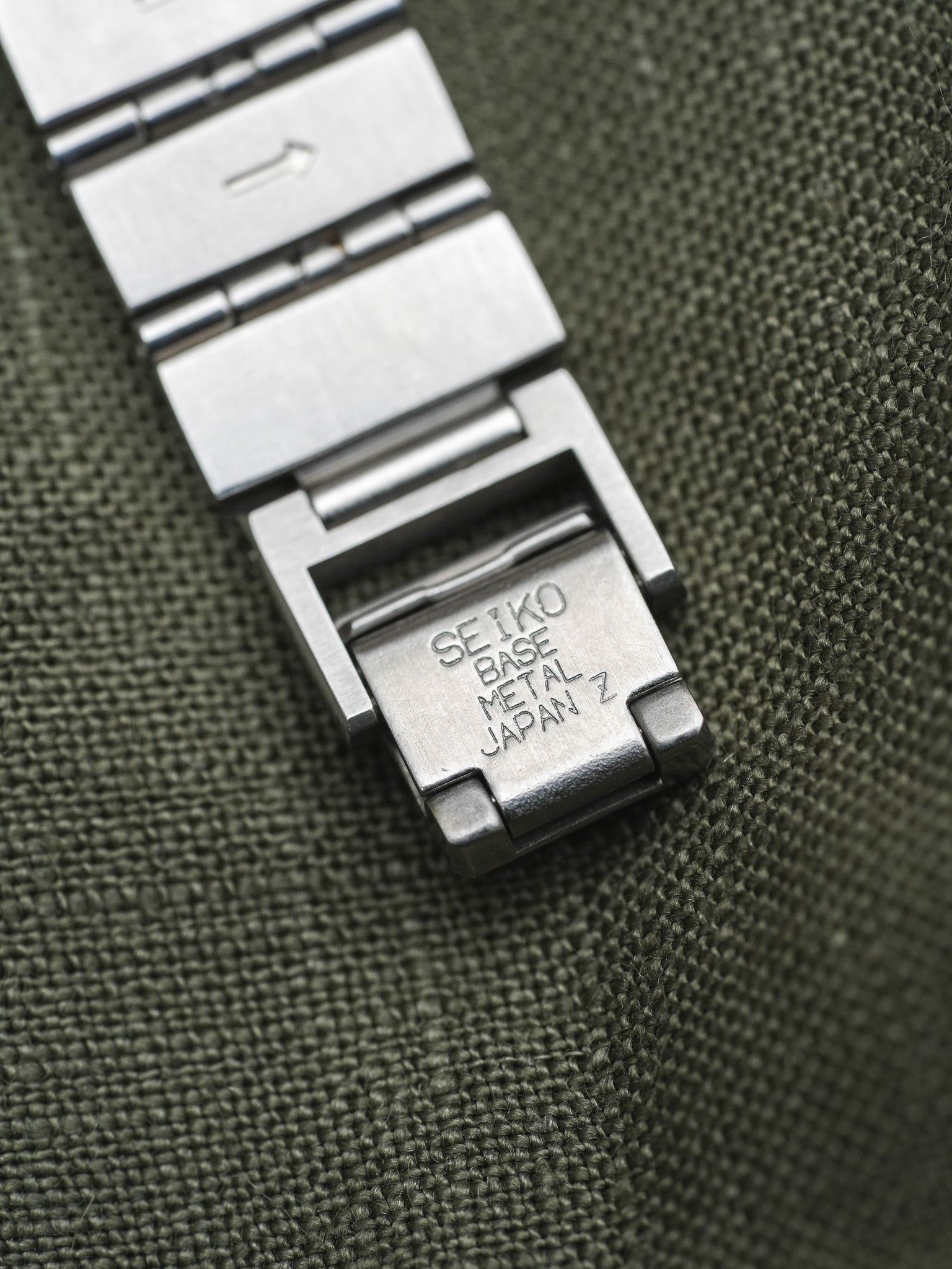 Seiko - Mini Acier Or Cadran Acier - NOS - 1984 - Atelier Victor Paris - Vintage Watch Shop Dubai