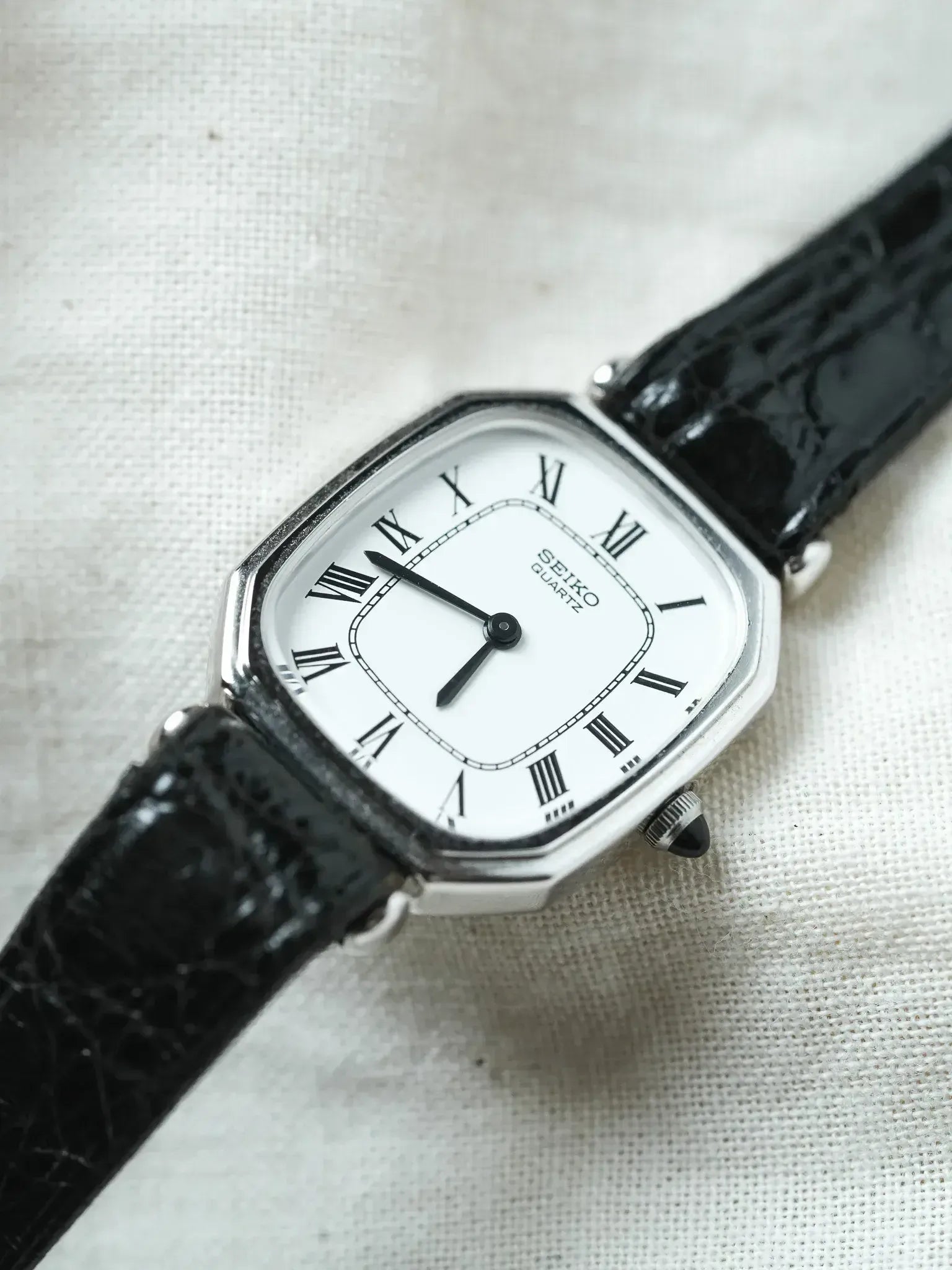 Seiko - Mini Tank Octogonale Acier Blanc Romain - NOS - 1984 - Atelier Victor