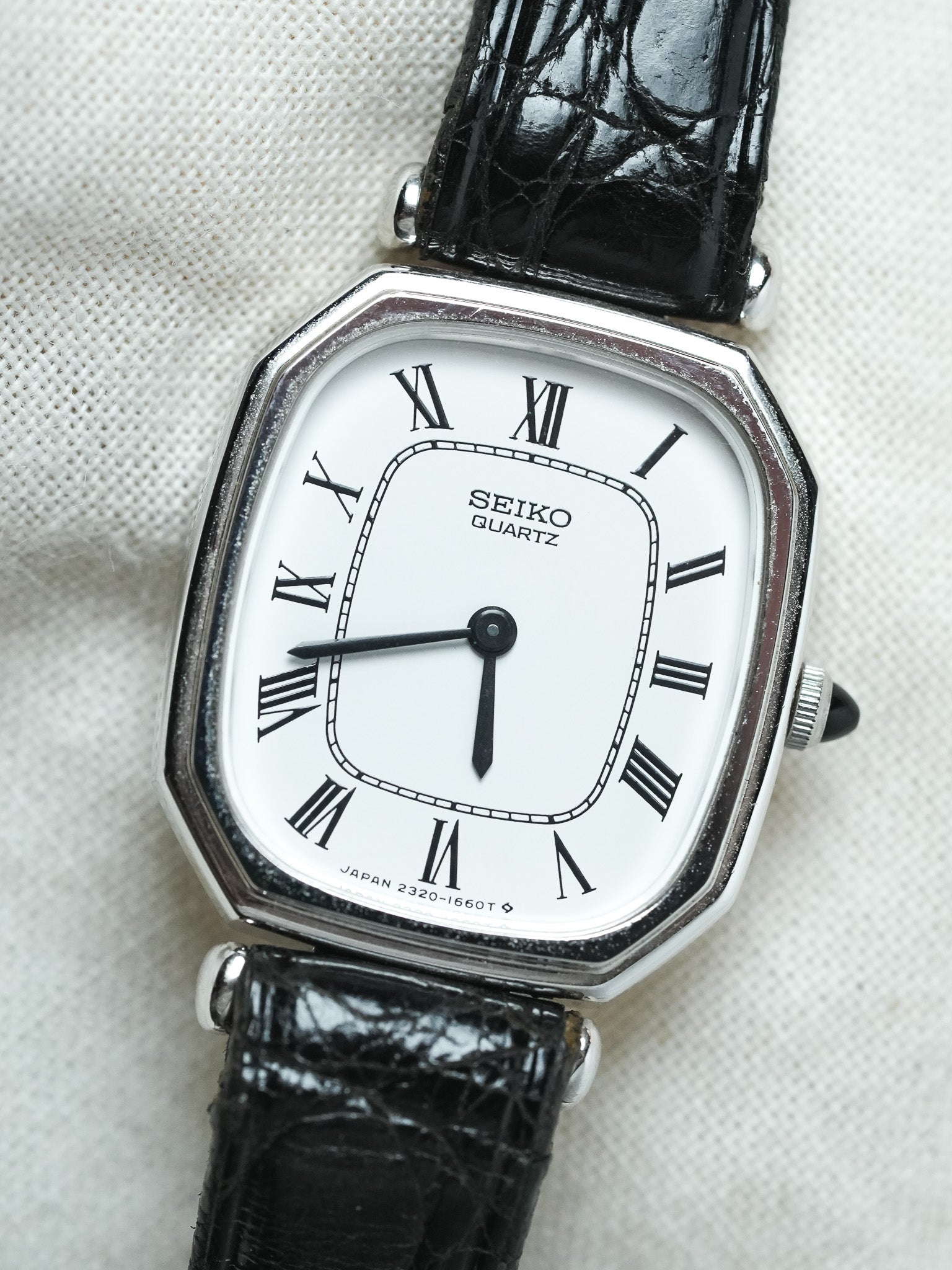 Seiko - Mini Tank Octogonale Acier Blanc Romain - NOS - 1984 - Atelier Victor - Vintage Shop