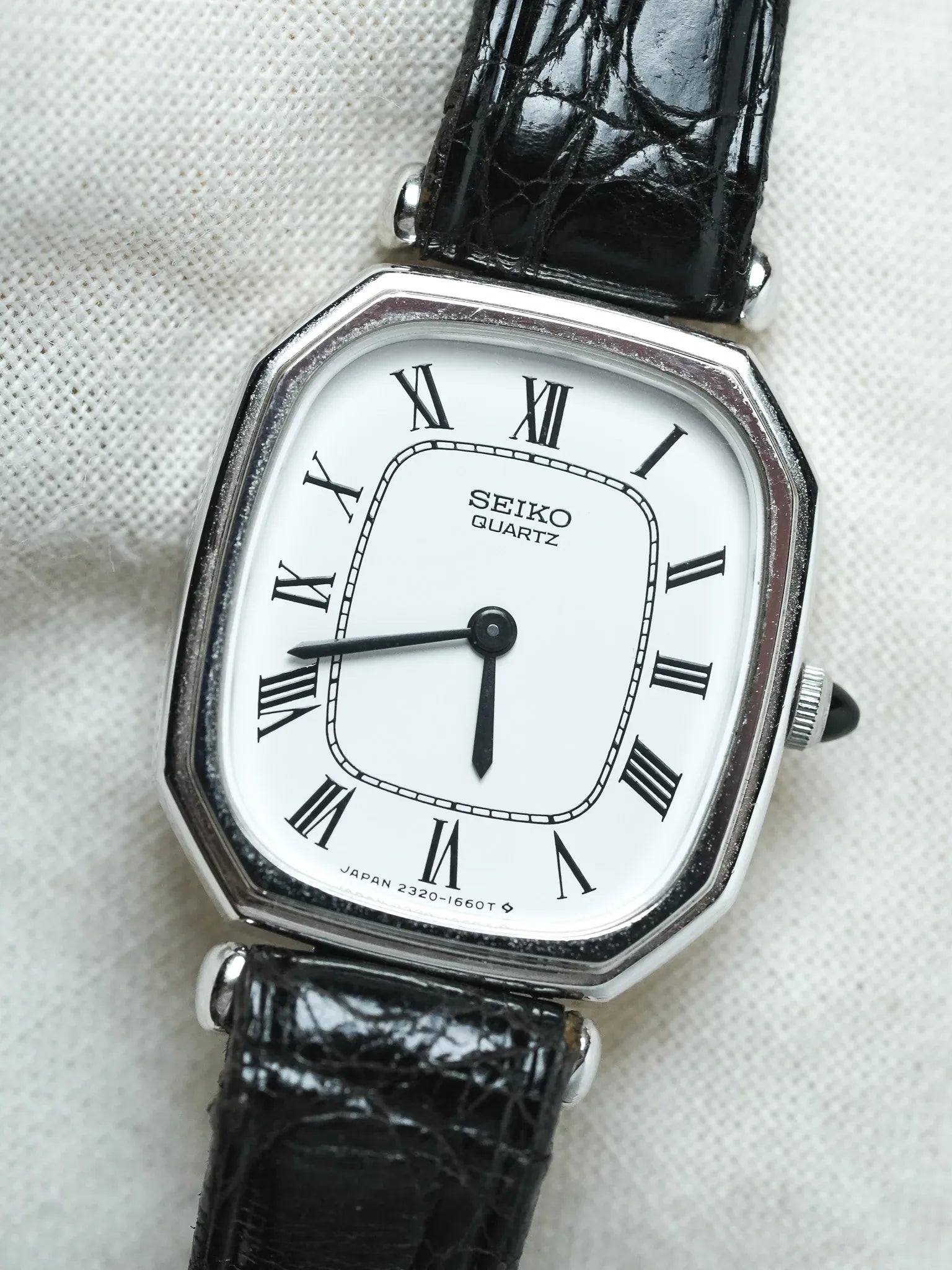 Seiko - Mini Tank Octogonale Acier Blanc Romain - NOS - 1984 - Atelier Victor - Vintage Shop
