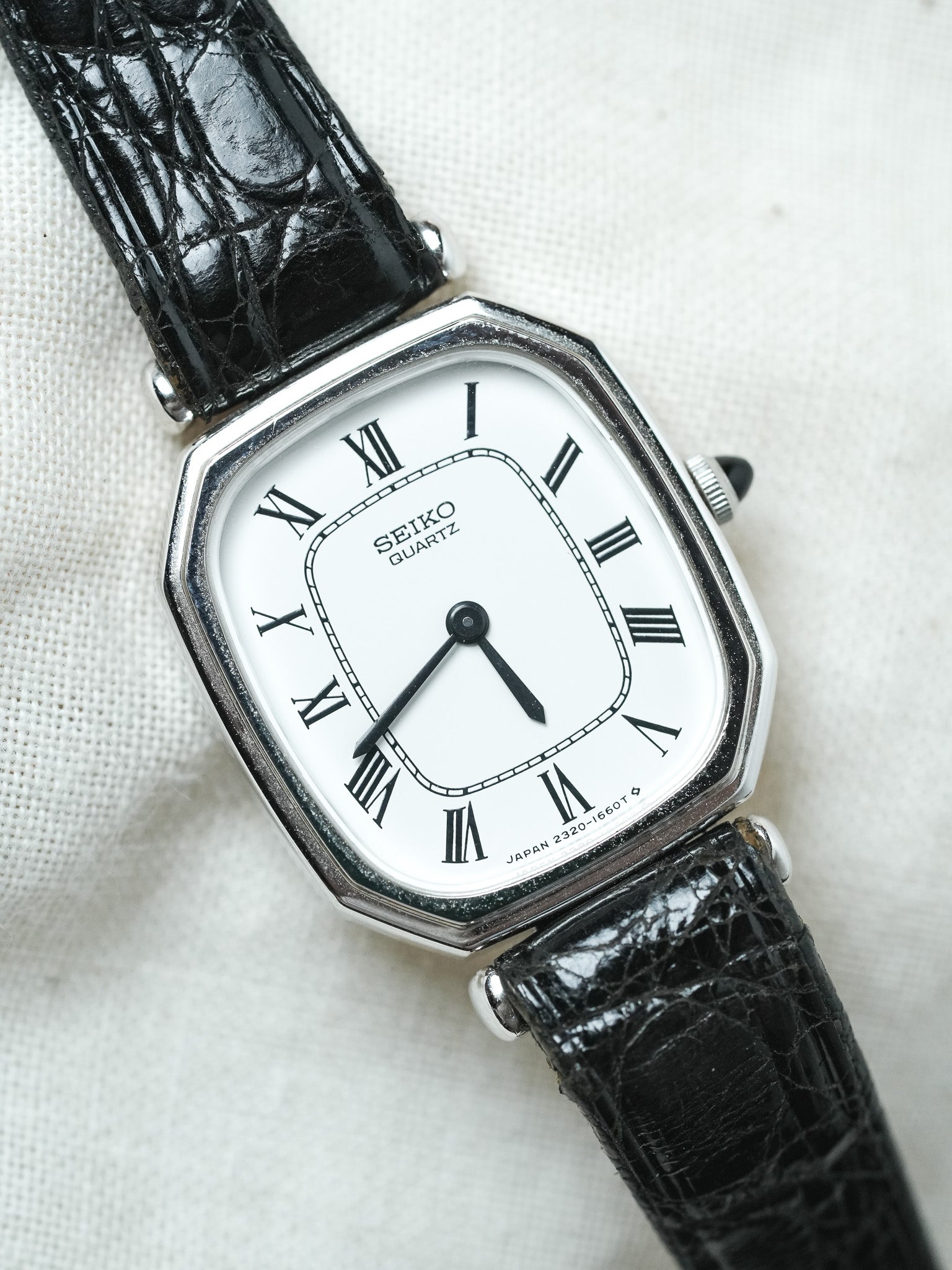 Seiko - Mini Tank Octogonale Acier Blanc Romain - NOS - 1984 - Atelier Victor - Vintage Shop