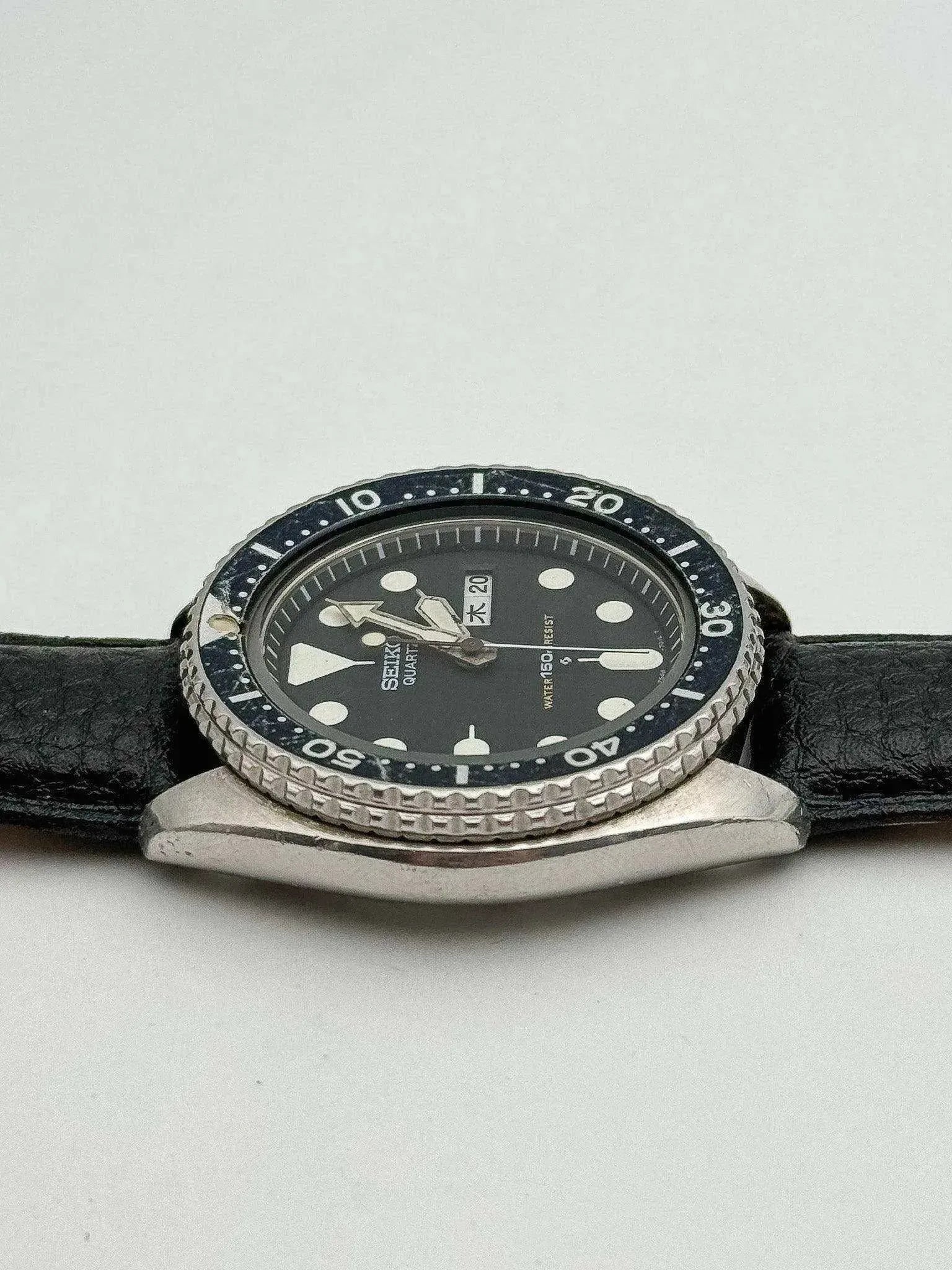 Seiko - Plongeuse Noir lunette bleu Kanji - 1980 - Atelier Victor