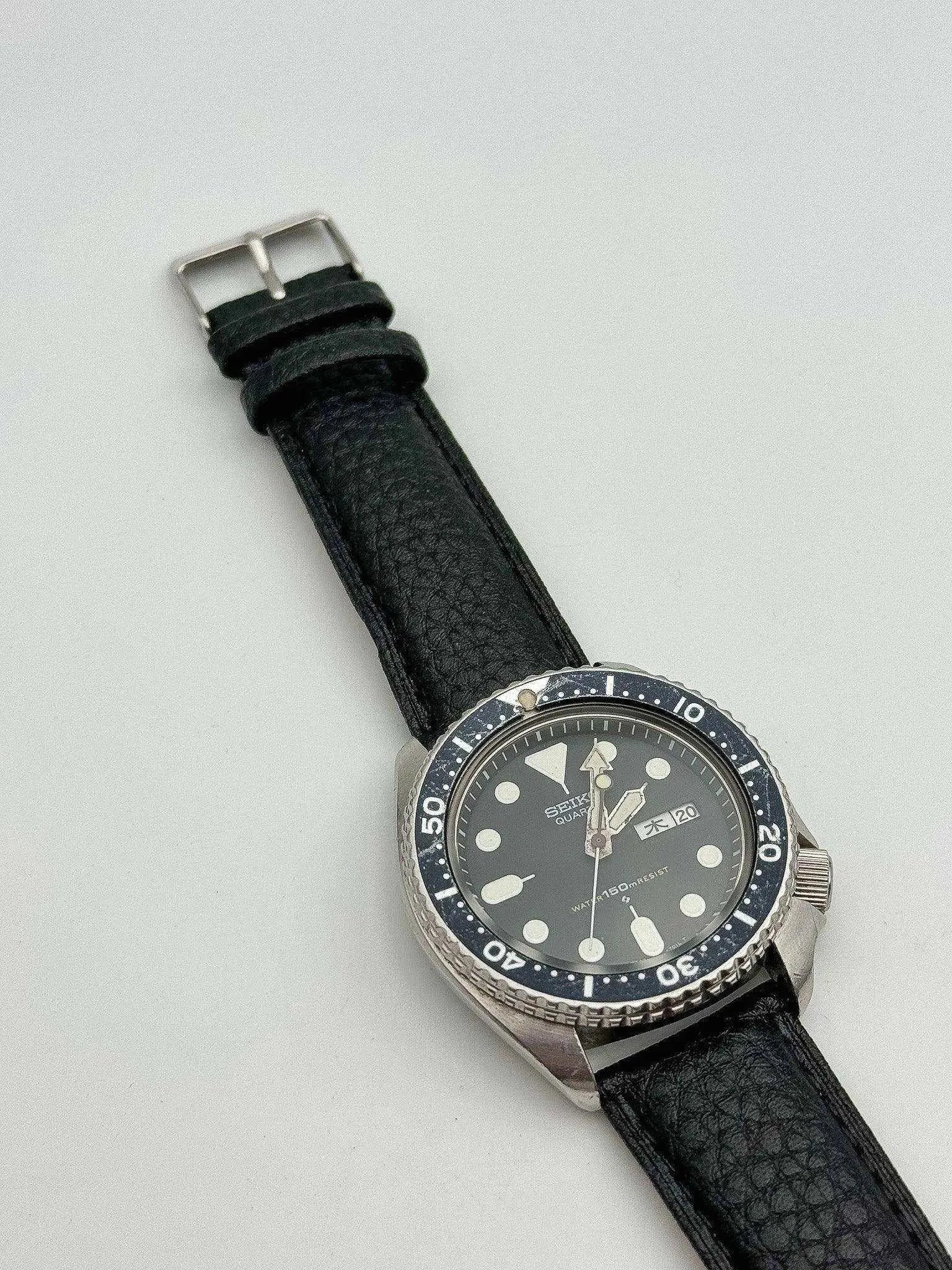 Seiko - Plongeuse Noir lunette bleu Kanji - 1980 - Atelier Victor - Vintage Shop