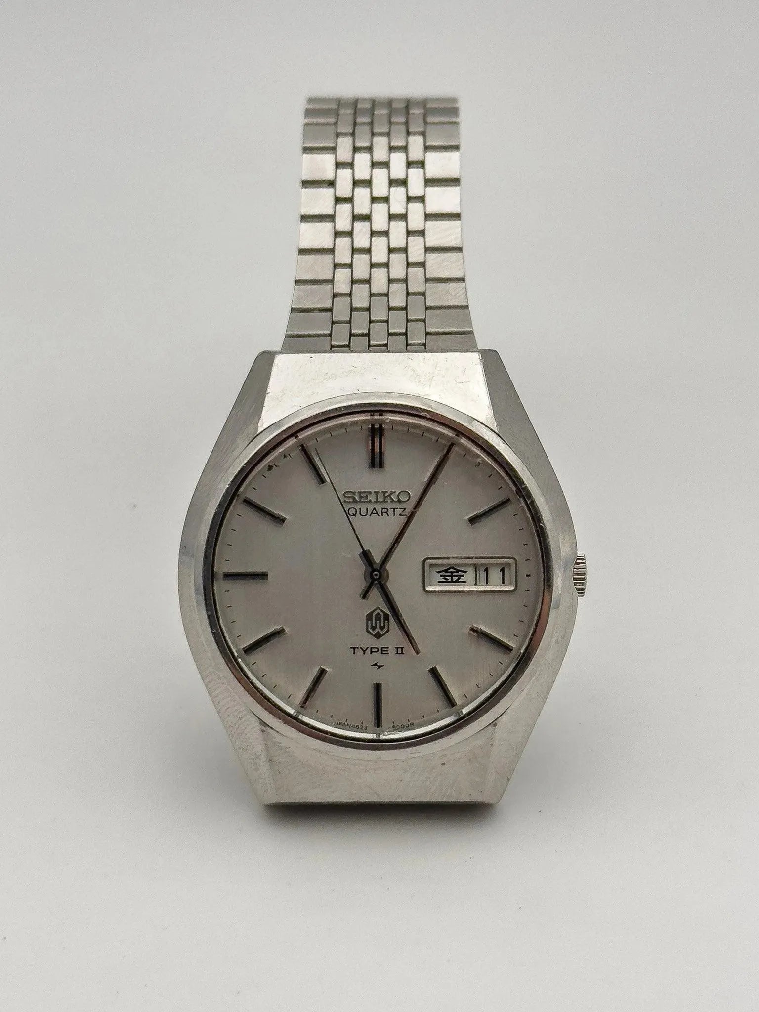 Seiko - Silver Facetted Kanji Daydate - 1976 - Atelier Victor Paris - Vintage Watch Shop Dubai
