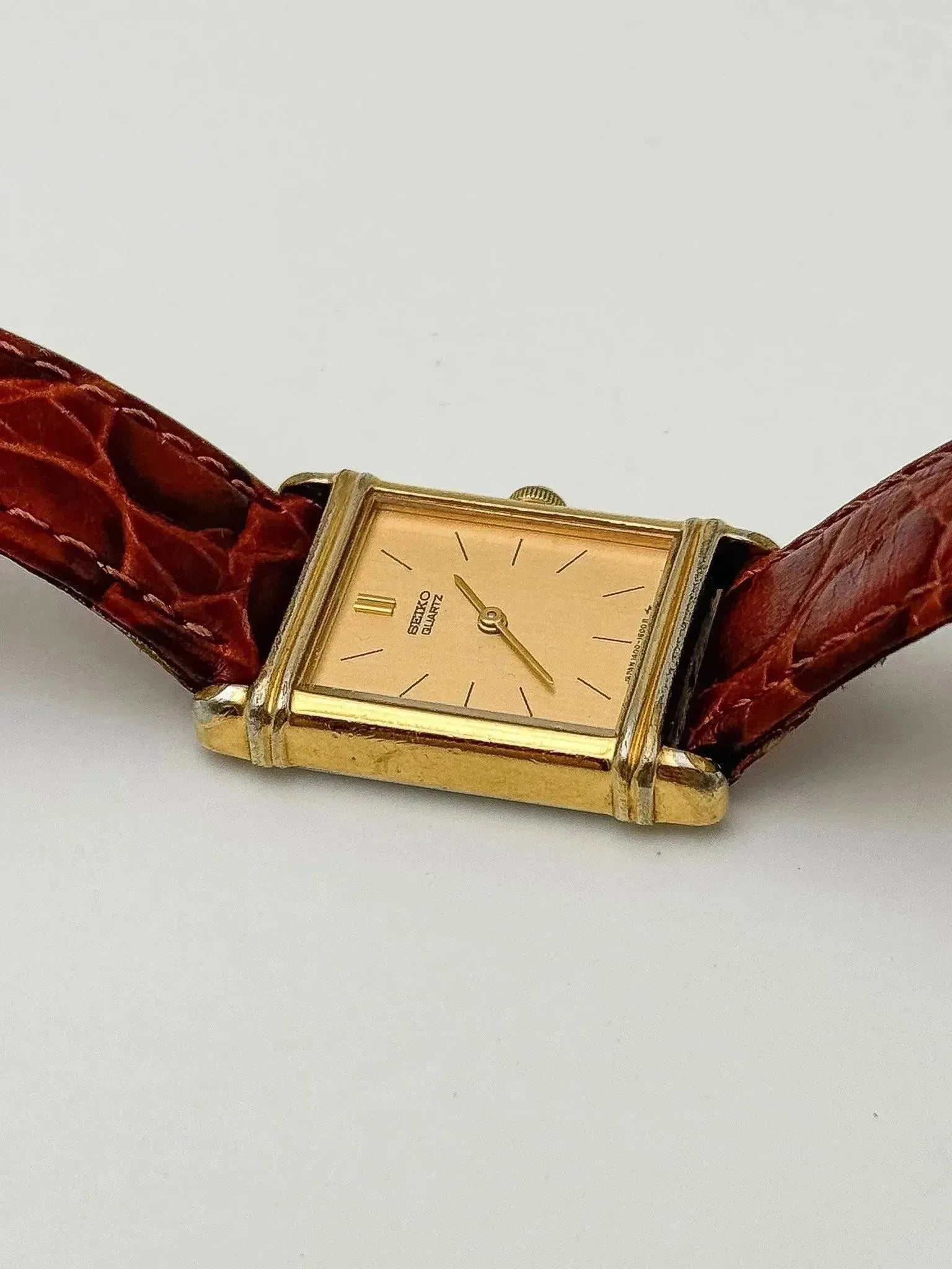 Seiko - Special Tank Gold Cabochon - 1969 - Atelier Victor Paris - Vintage Watch Shop Dubai
