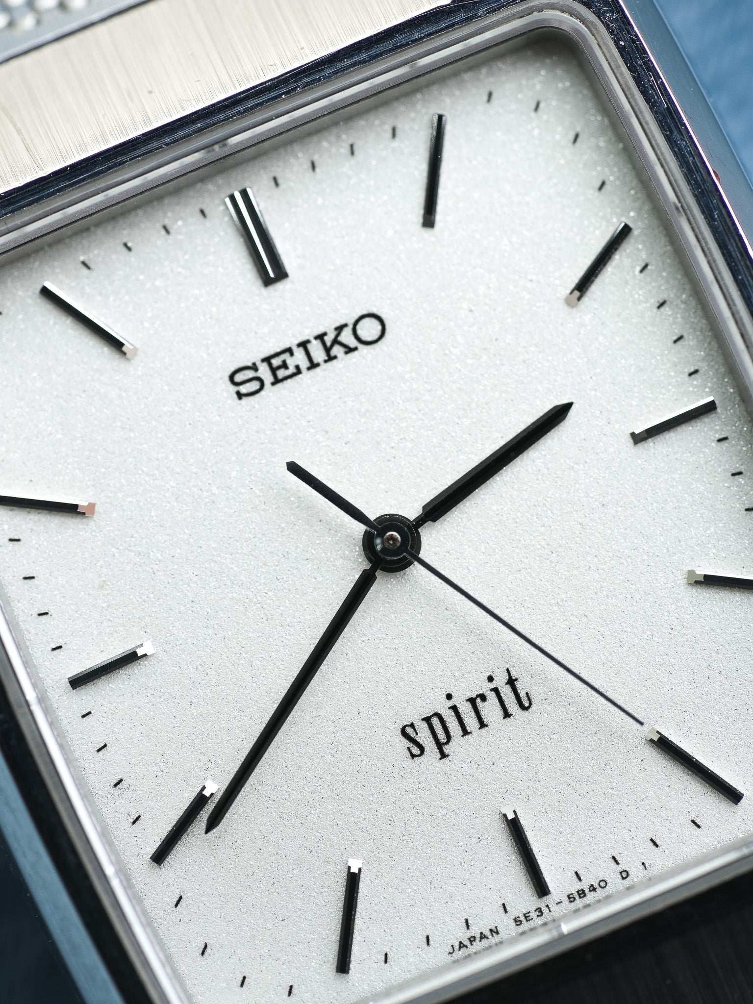 Seiko - Spirit Dust acier bracelet intégré - 1996 - Atelier Victor Paris - Vintage Watch Shop Dubai