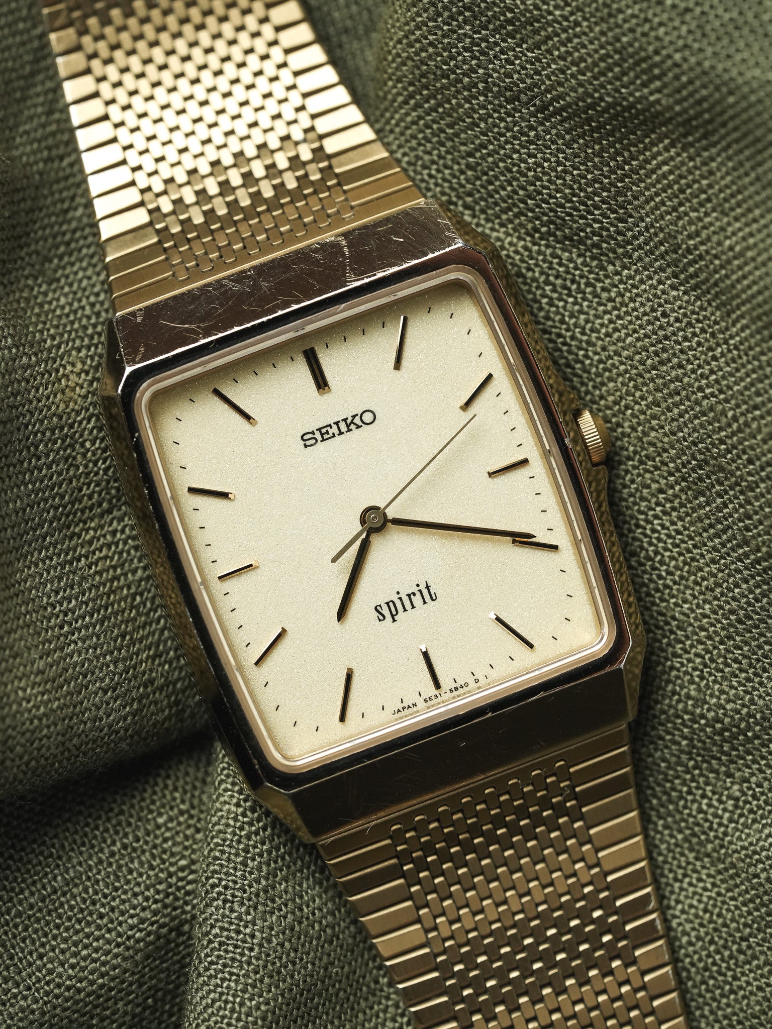 Seiko - Spirit Dust plaqué or bracelet intégré - 1993 - Atelier Victor - Vintage Shop