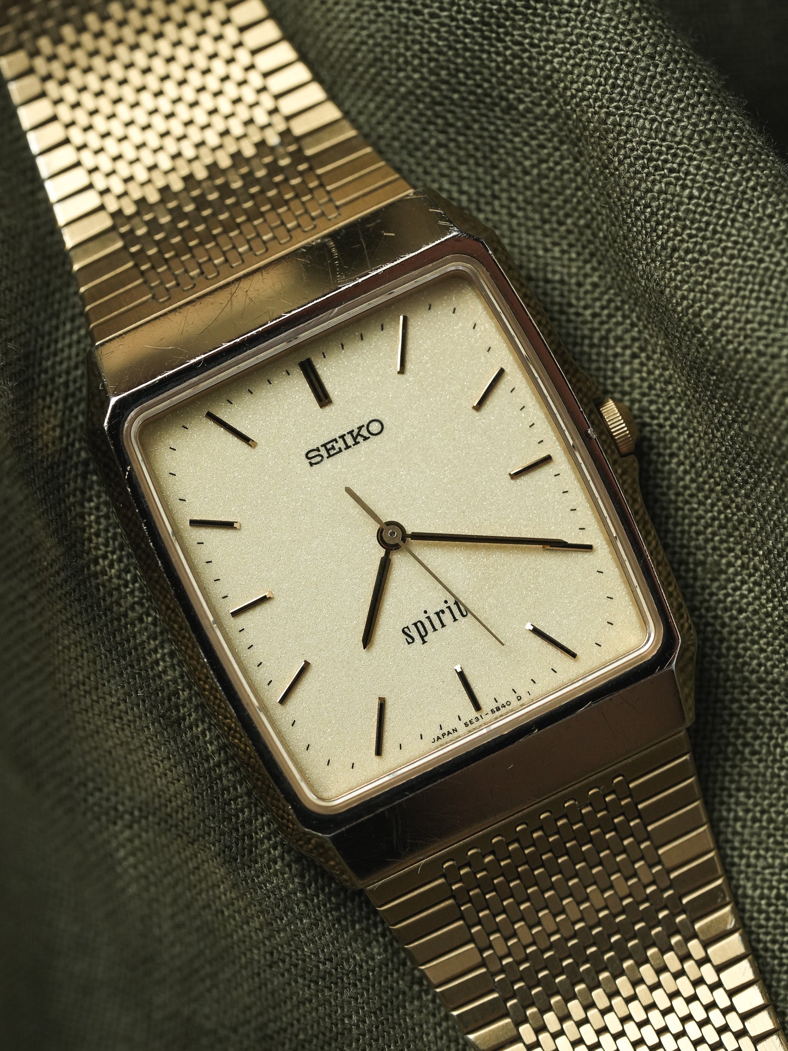 Seiko - Spirit Dust plaqué or bracelet intégré - 1993 - Atelier Victor - Vintage Shop