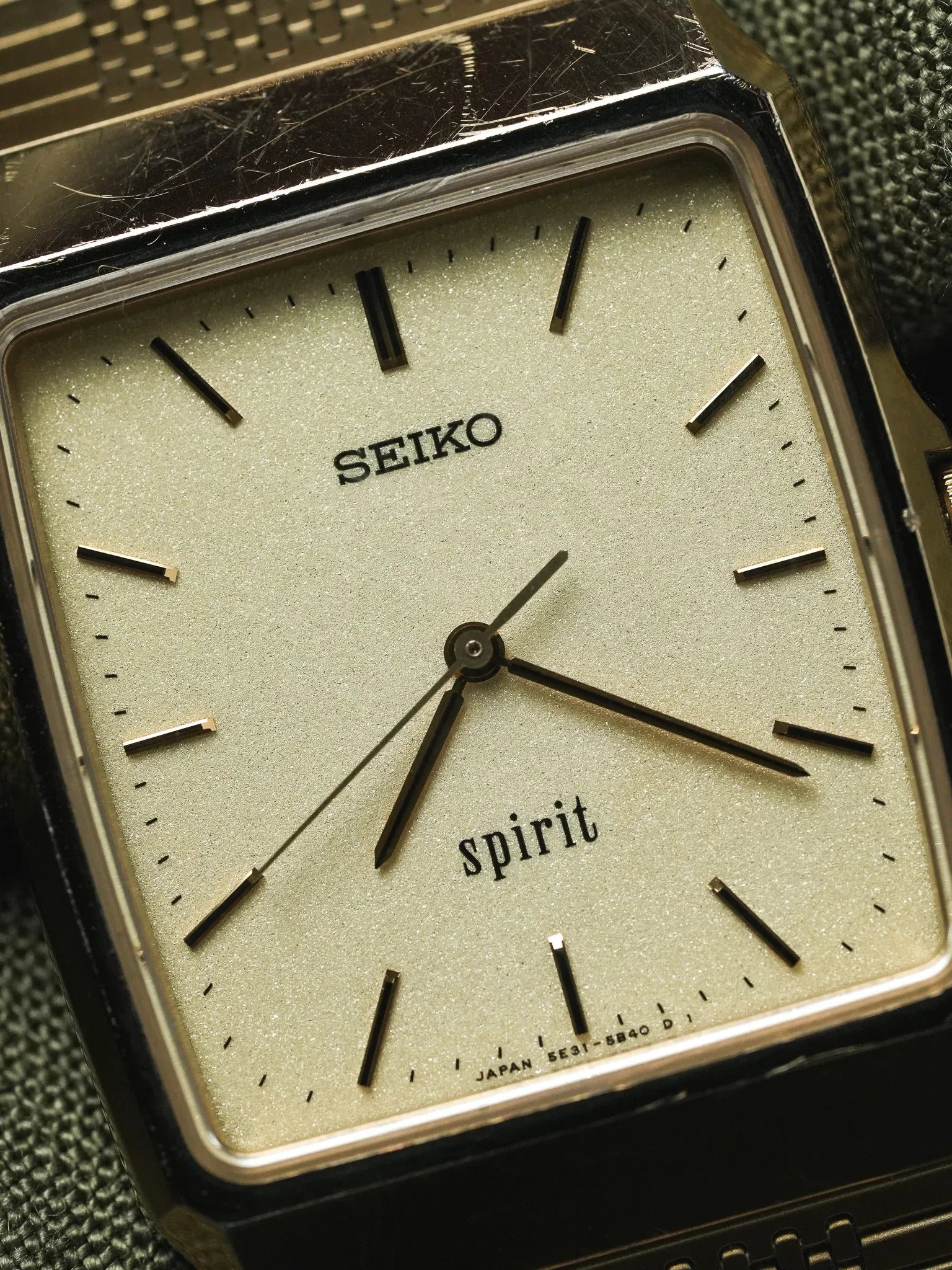 Seiko - Spirit Dust plaqué or bracelet intégré - 1993 - Atelier Victor - Vintage Shop