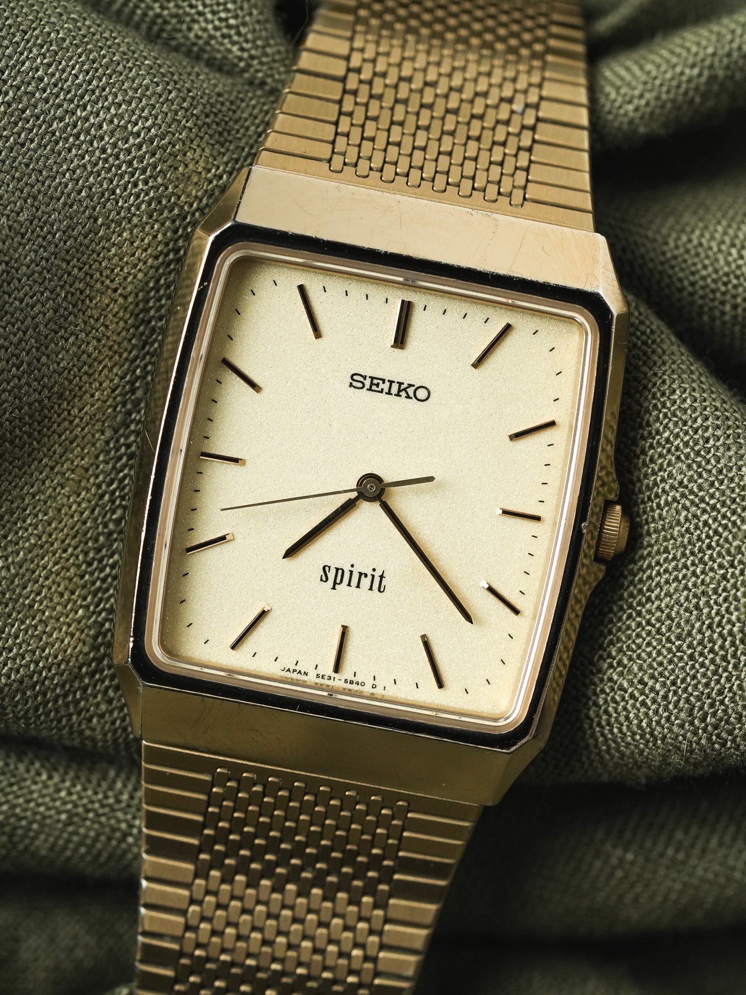 Seiko - Spirit Dust plaqué or bracelet intégré - 1993 - Atelier Victor - Vintage Shop