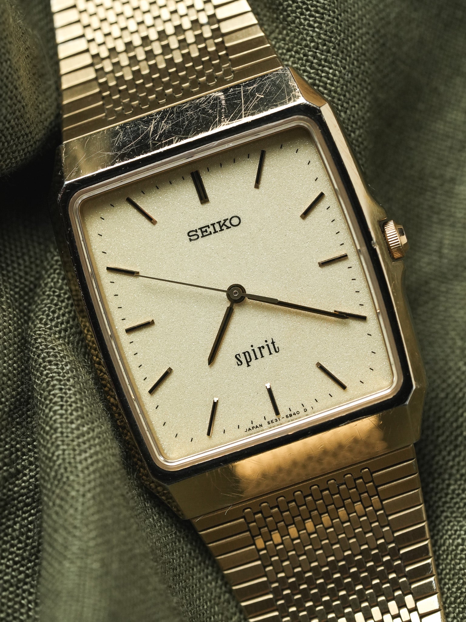 Seiko - Spirit Dust plaqué or bracelet intégré - 1993 - Atelier Victor - Vintage Shop