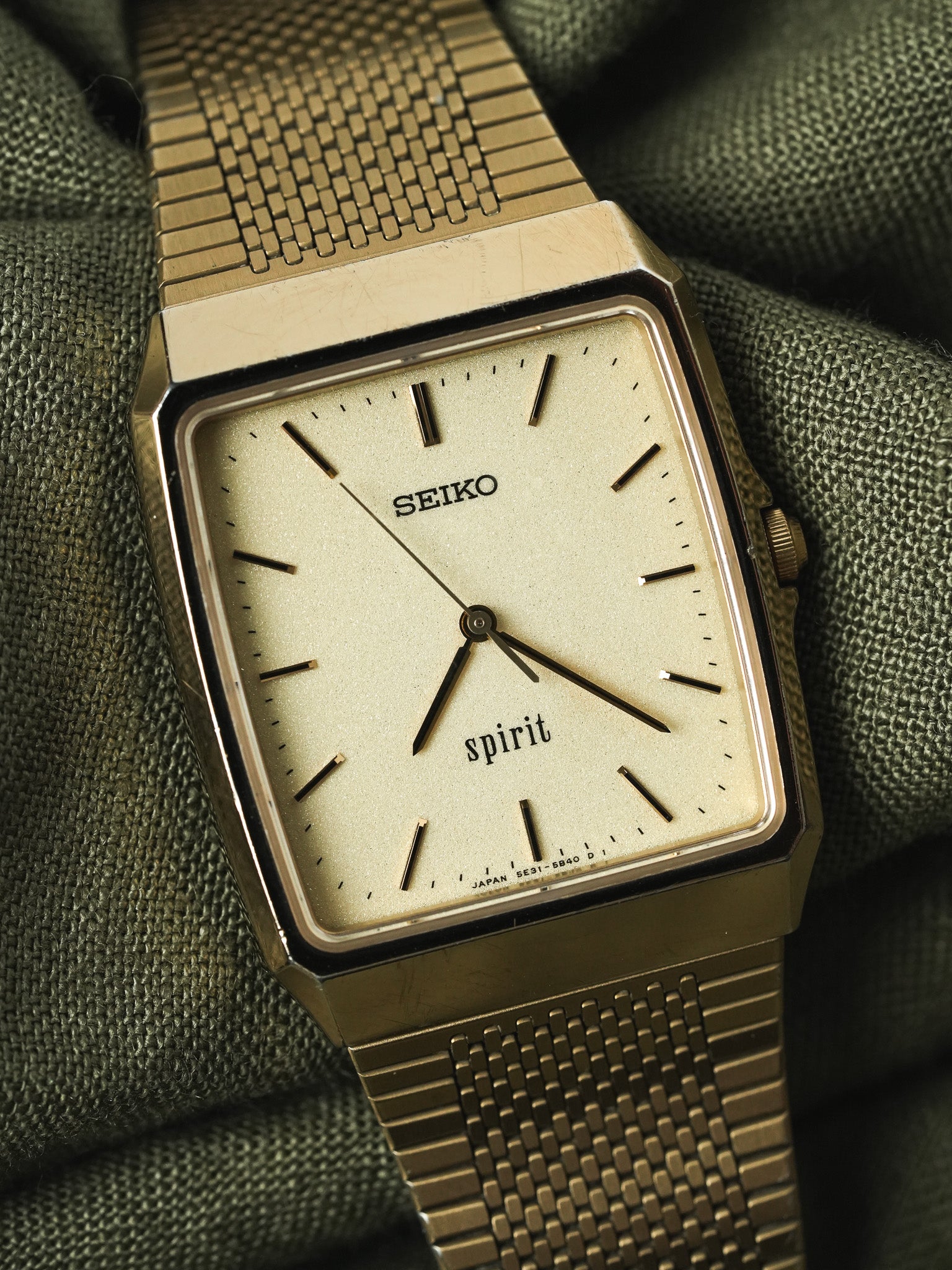Seiko - Spirit Dust plaqué or bracelet intégré - 1993 - Atelier Victor - Vintage Shop