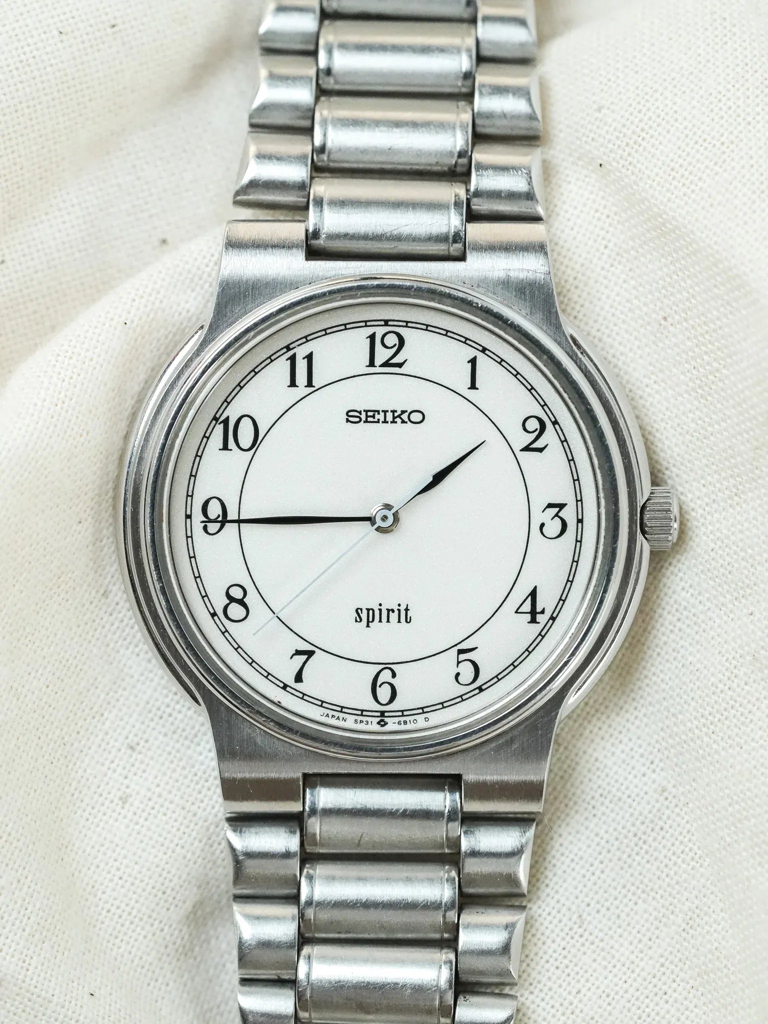 Seiko - Spirit Rond Acier Blanc sablé Chiffres Arabes Bracelet acier - 1987 - Atelier Victor - Vintage Shop