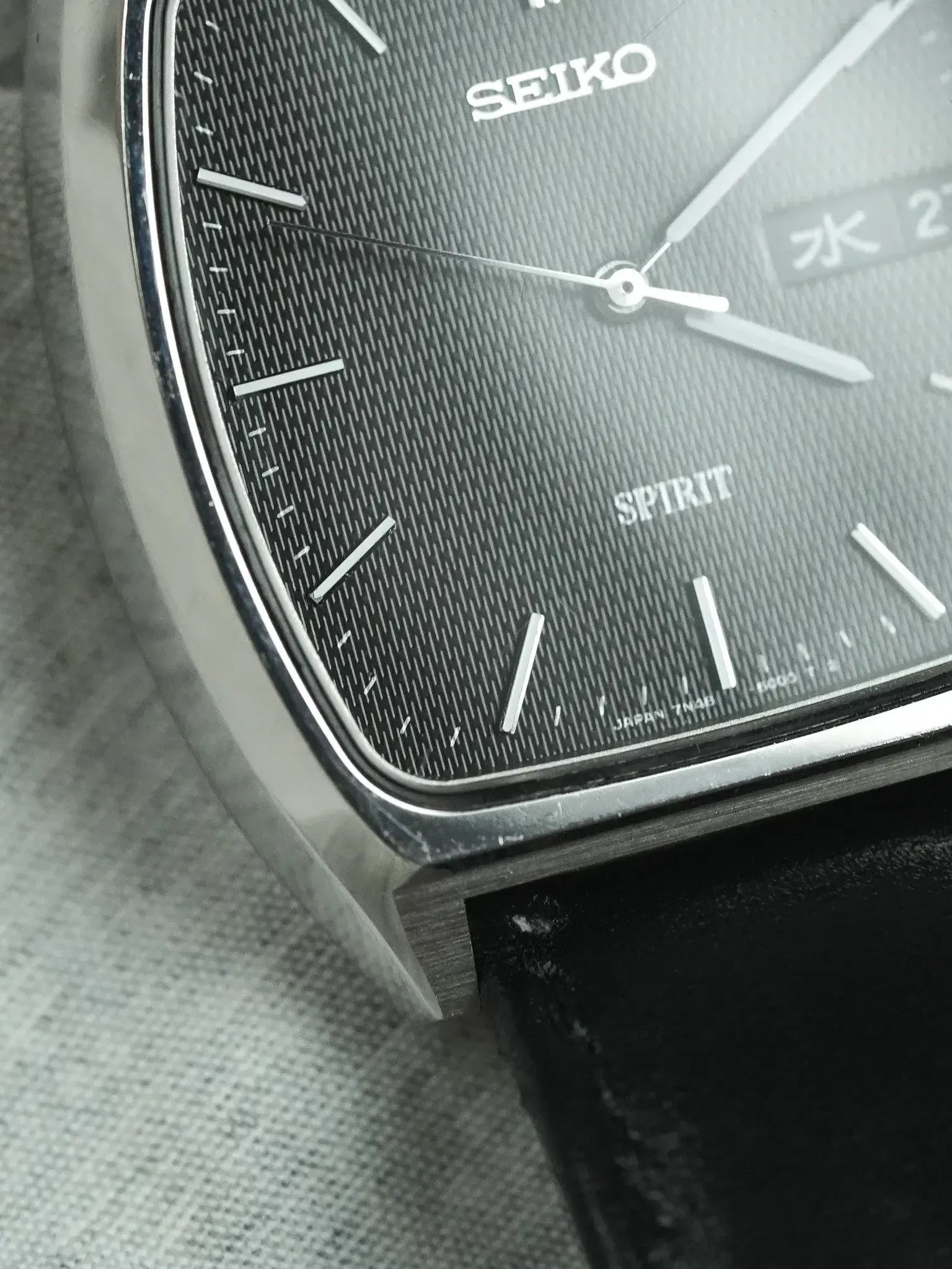 Seiko - Spirit Tonneau Daydate Kanji Acier Guilloché Noir - 1993 - Atelier Victor