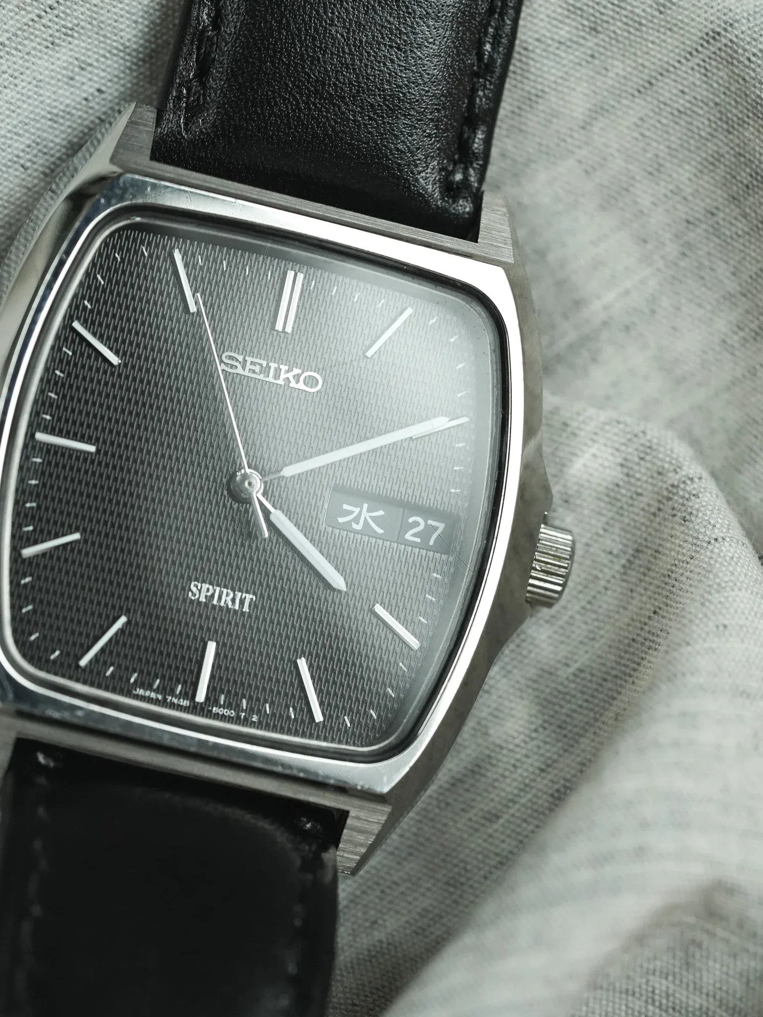 Seiko - Spirit Tonneau Daydate Kanji Acier Guilloché Noir - 1993 - Atelier Victor