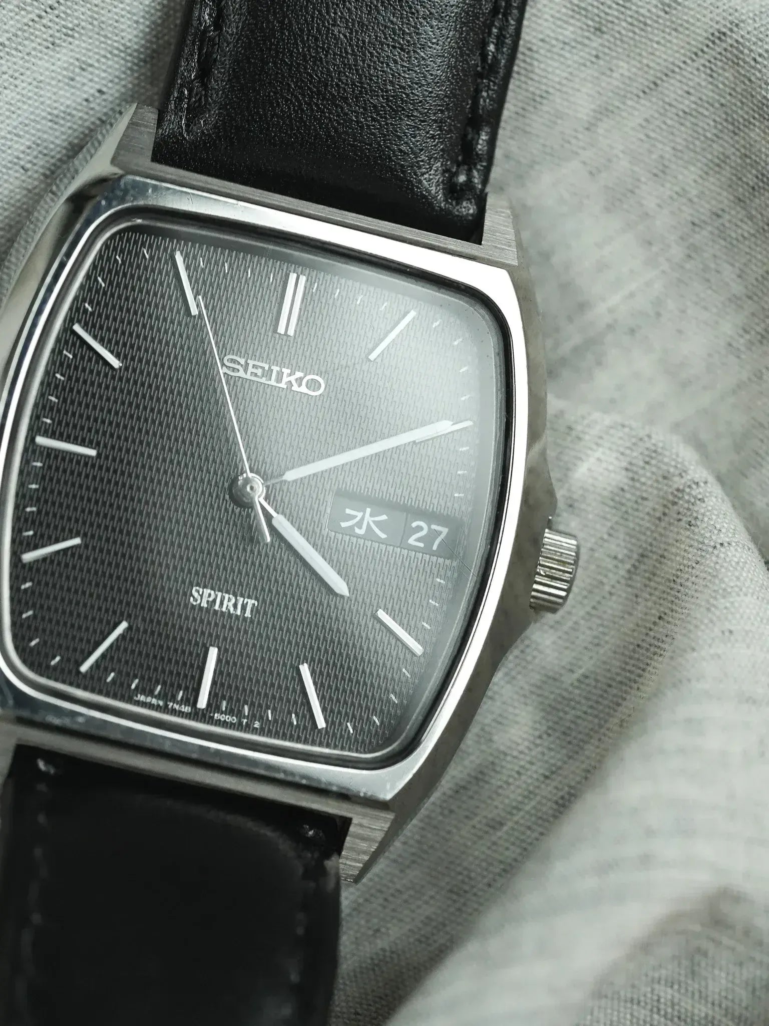 Seiko - Spirit Tonneau Daydate Kanji Acier Guilloché Noir - 1993 - Atelier Victor