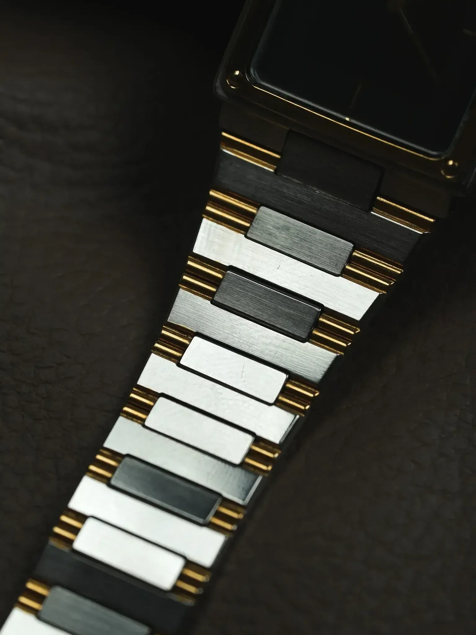 Seiko - Tank acier or lunette vissée cadran gris - 1982 - Atelier Victor