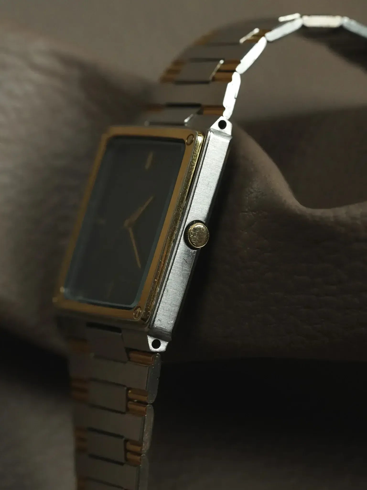 Seiko - Tank acier or lunette vissée cadran gris - 1982 - Atelier Victor