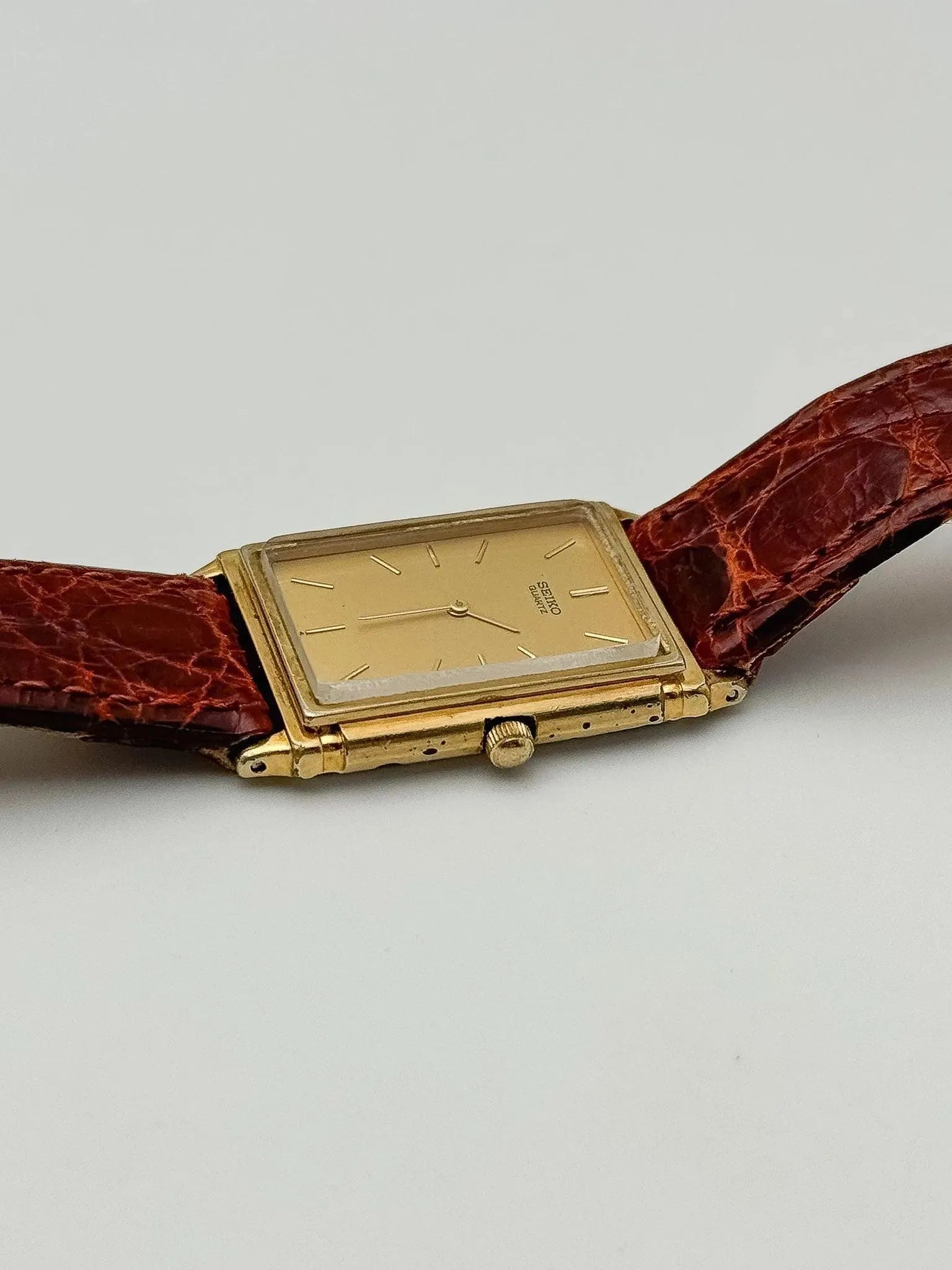 Seiko - Tank Allongée Gold - 1984 - Atelier Victor Paris - Vintage Watch Shop Dubai