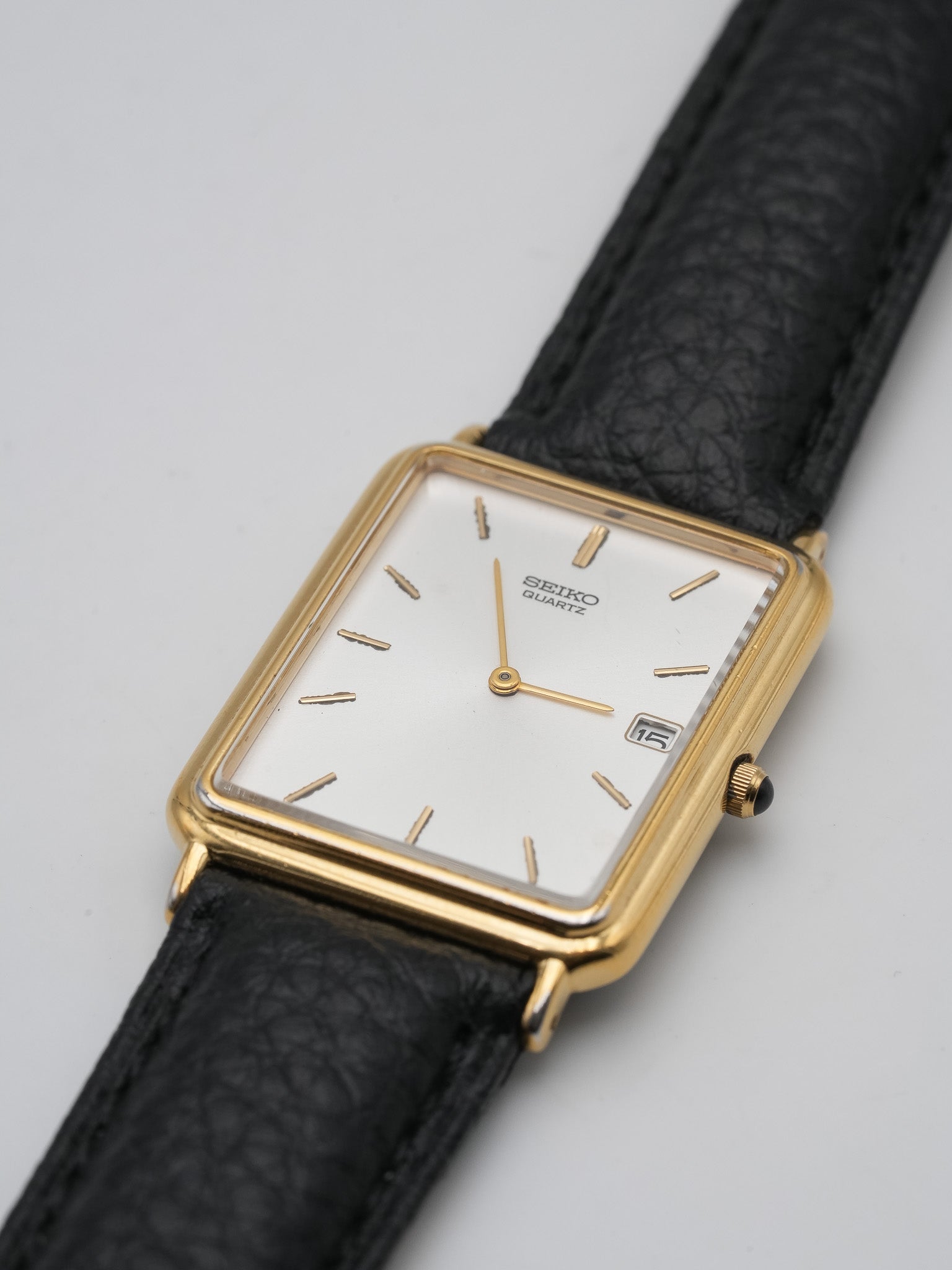 Seiko - Tank Allongée plaqué or date cabochon - 2002 - Atelier Victor - Vintage Shop