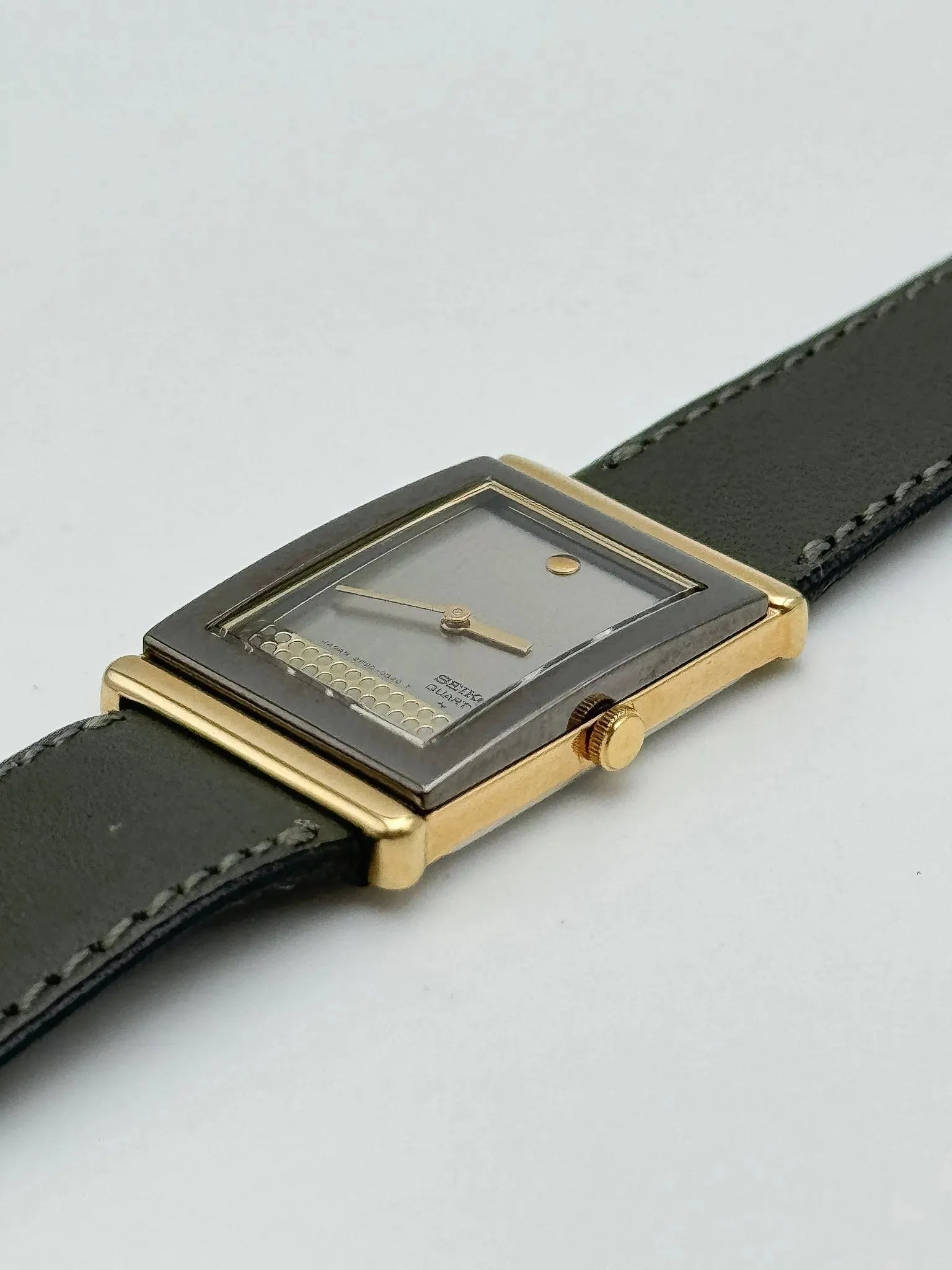 Seiko - Tank Noir Doré Dots - NOS - 1995 - Atelier Victor Paris - Vintage Watch Shop Dubai
