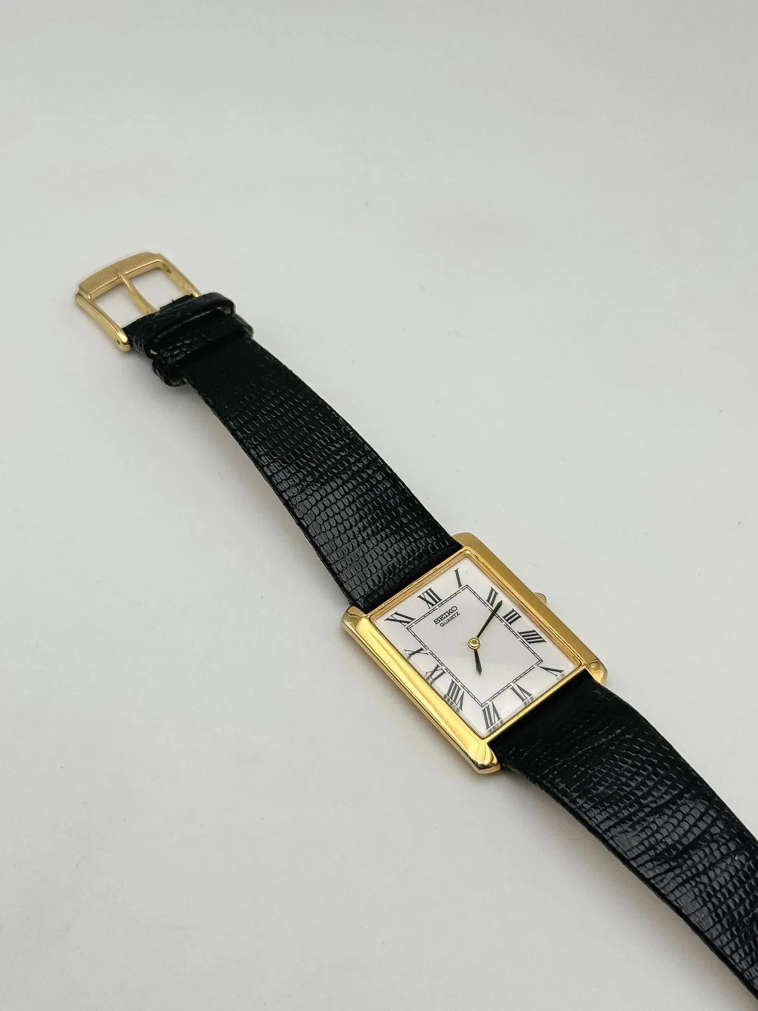 Seiko - Tank Plaqué Or Cadran blanc Cabochon - 1981 - Atelier Victor Paris - Vintage Watch Shop Dubai