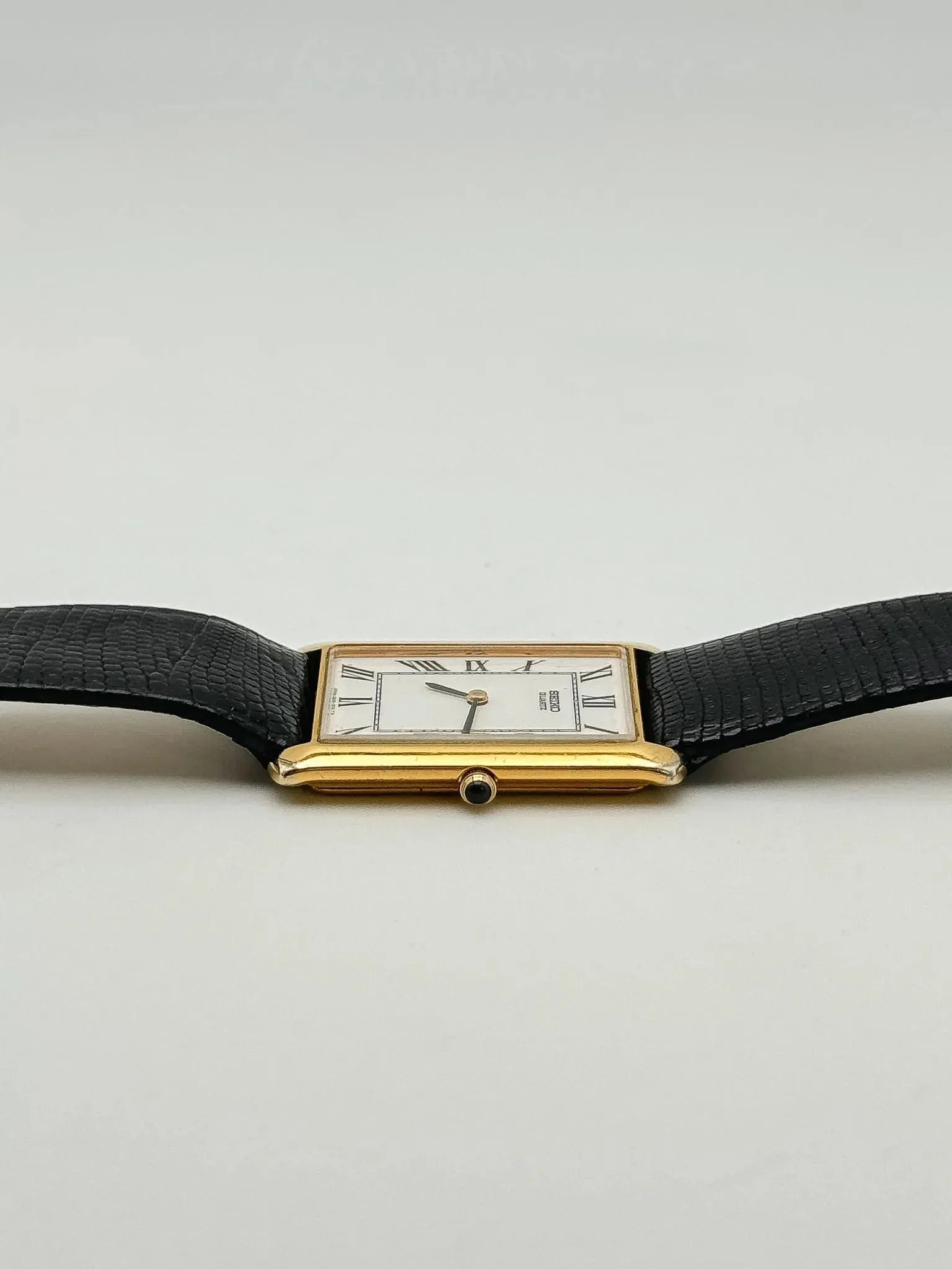 Seiko - Tank Plaqué Or Cadran blanc Cabochon - 1981 - Atelier Victor Paris - Vintage Watch Shop Dubai