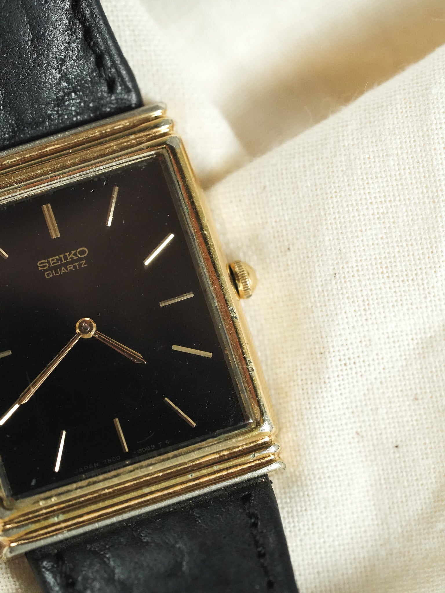 Seiko - Tank Plaqué Or Noir - 1977 - Atelier Victor - Vintage Shop